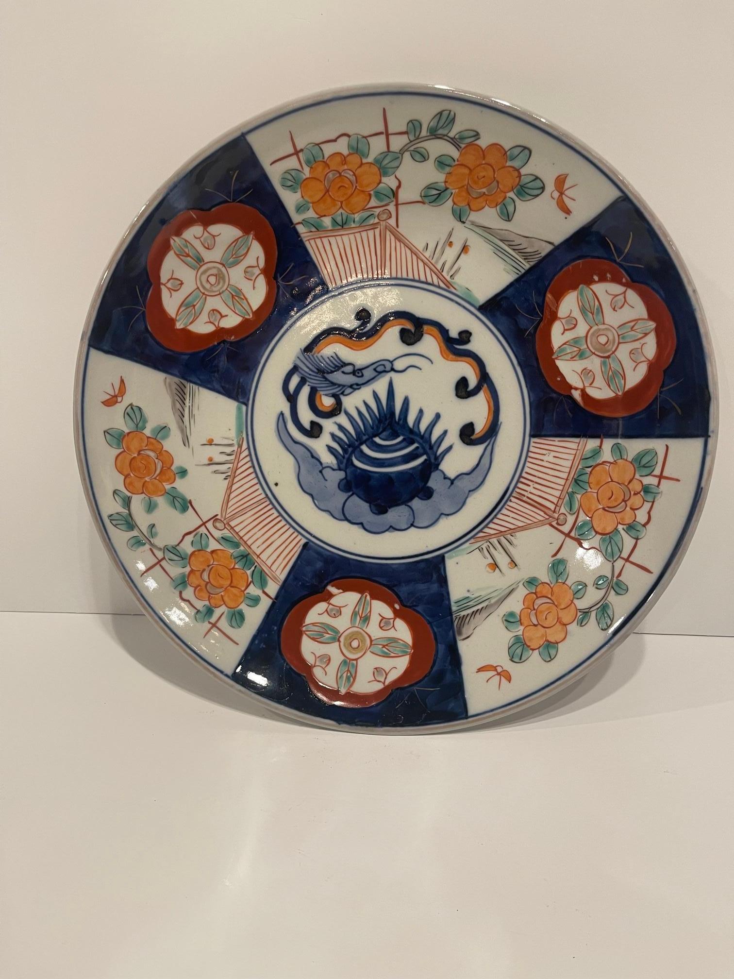 Imari Japanese Charger Porcelain Plate, 19th Century In Good Condition In Savannah, GA