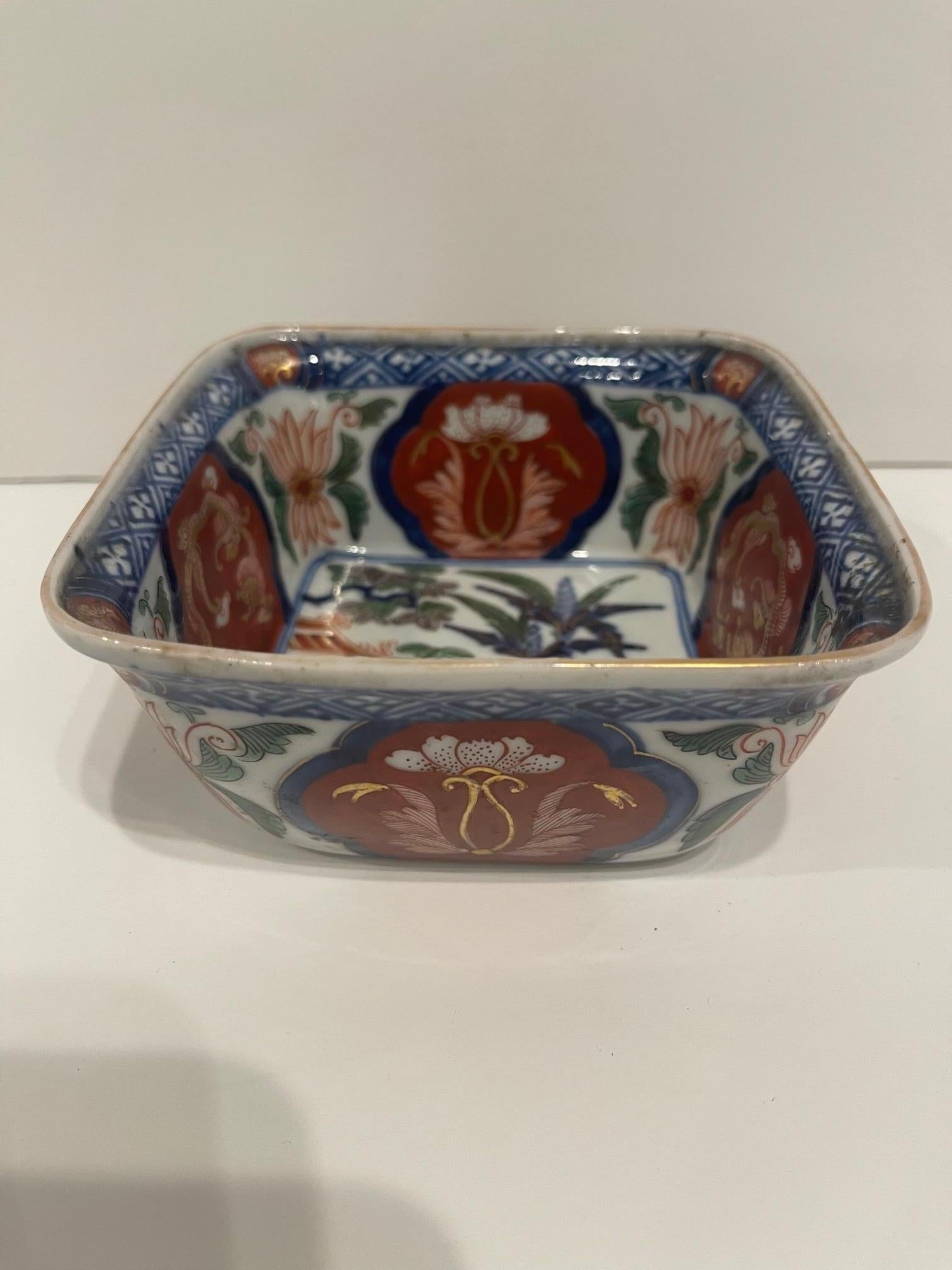 Imari Japanese Small Bowl, 19th Century For Sale 1