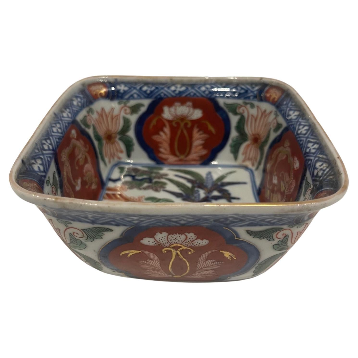 Imari Japanese Small Bowl, 19th Century For Sale