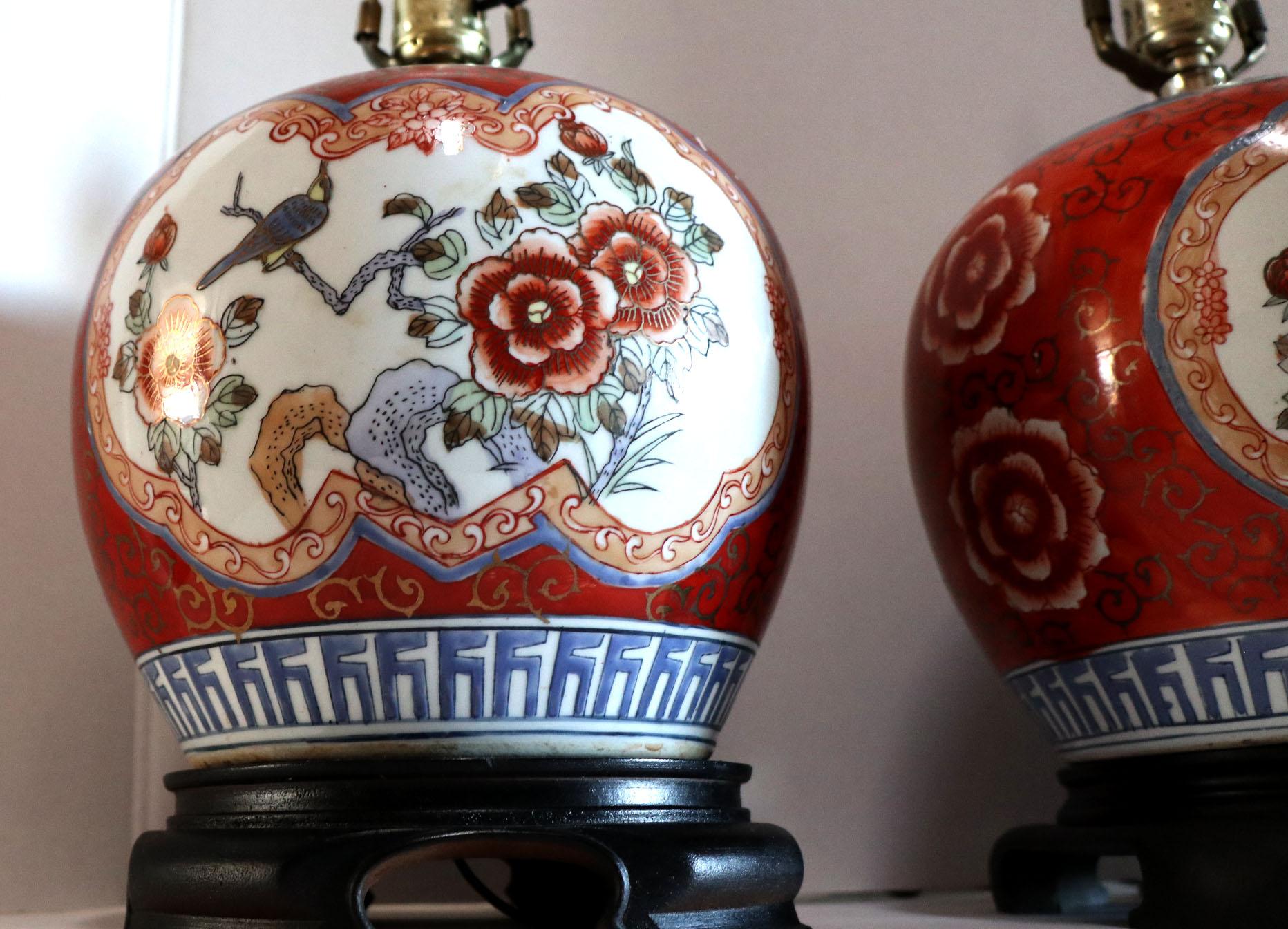 Imari Pattern Lamps, Style of Wildwood, a Near Pair on Wood Base 3