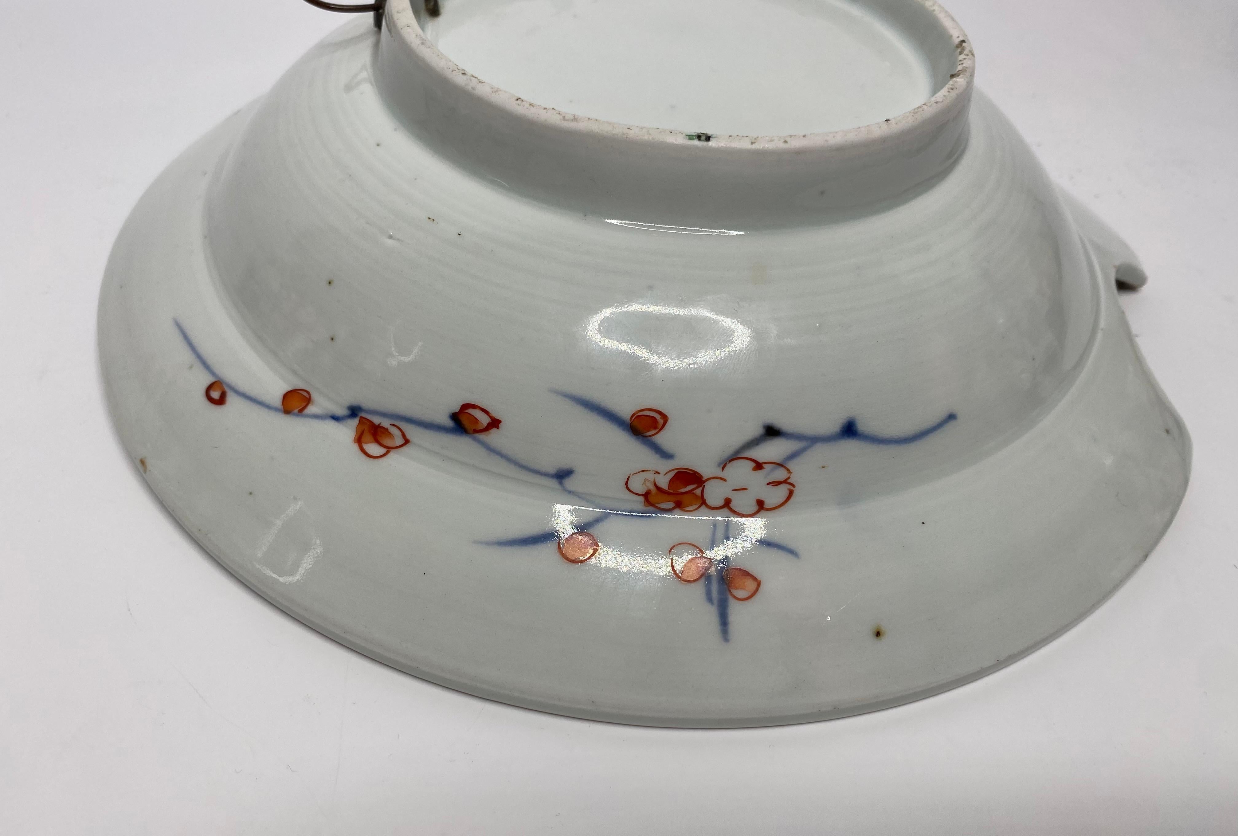 Imari porcelain barbers bowl, Arita, Japan, c. 1700. Edo Period. For Sale 2