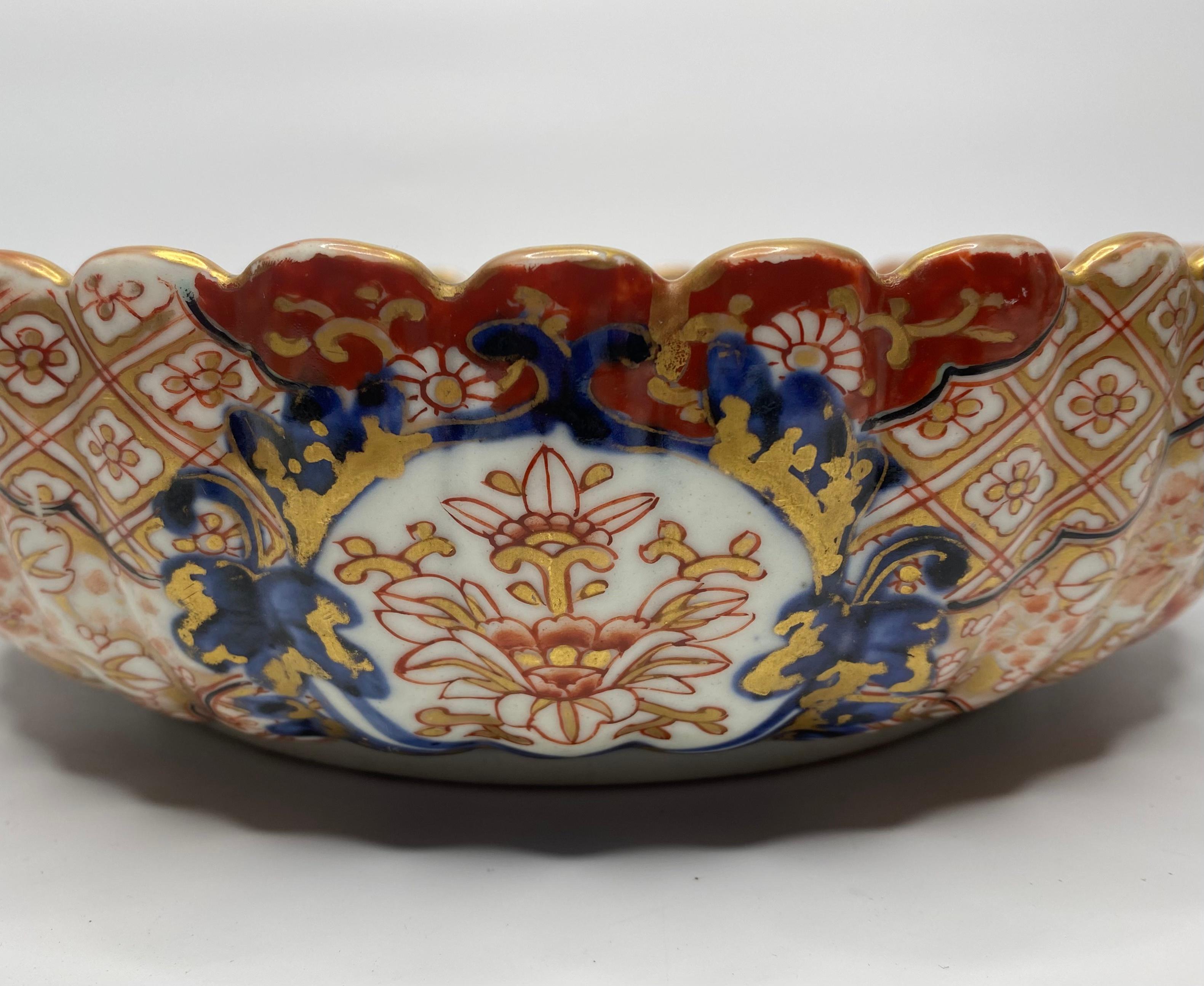 Imari Porcelain Bowl, Arita, Japan, circa 1890, Meiji Period 2
