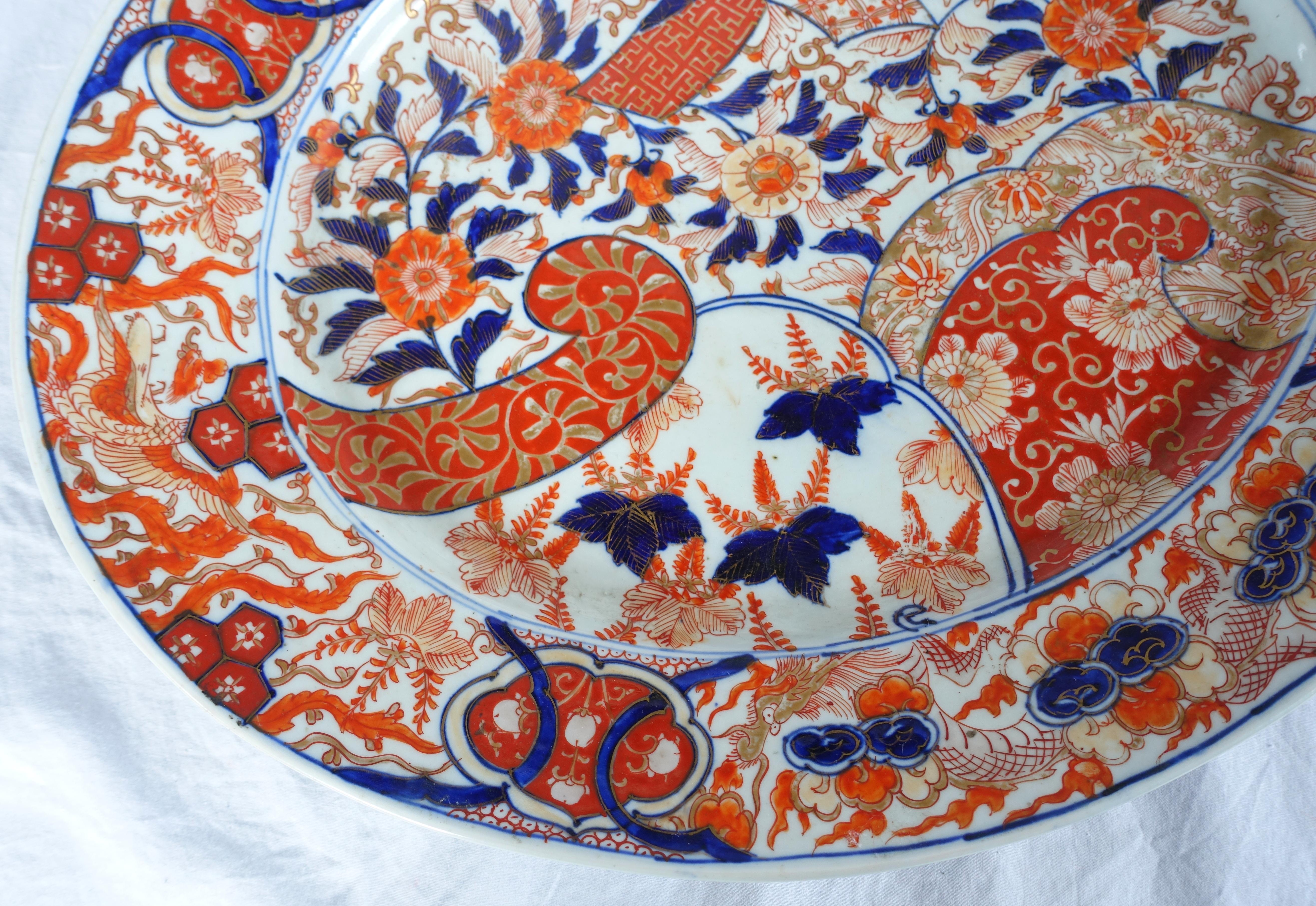 Imari porcelain oval serving dish - Japan, Edo period - 19th century In Good Condition For Sale In GRENOBLE, FR