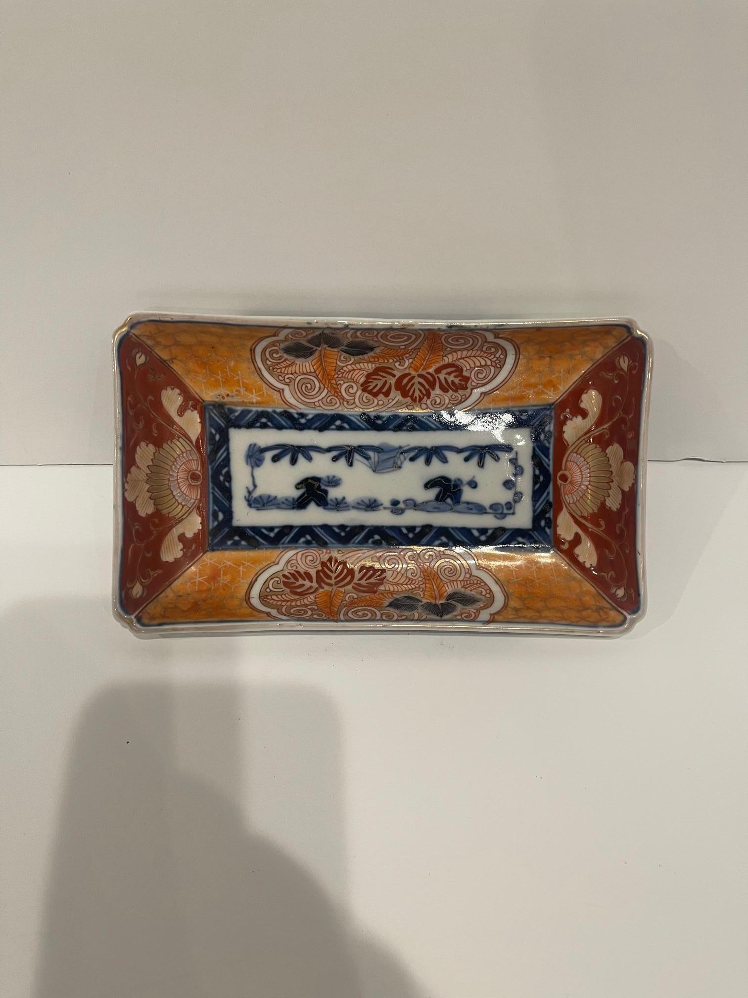 Japanese Imari Porcelain Small Oblong Serving Bowl, 19th Century