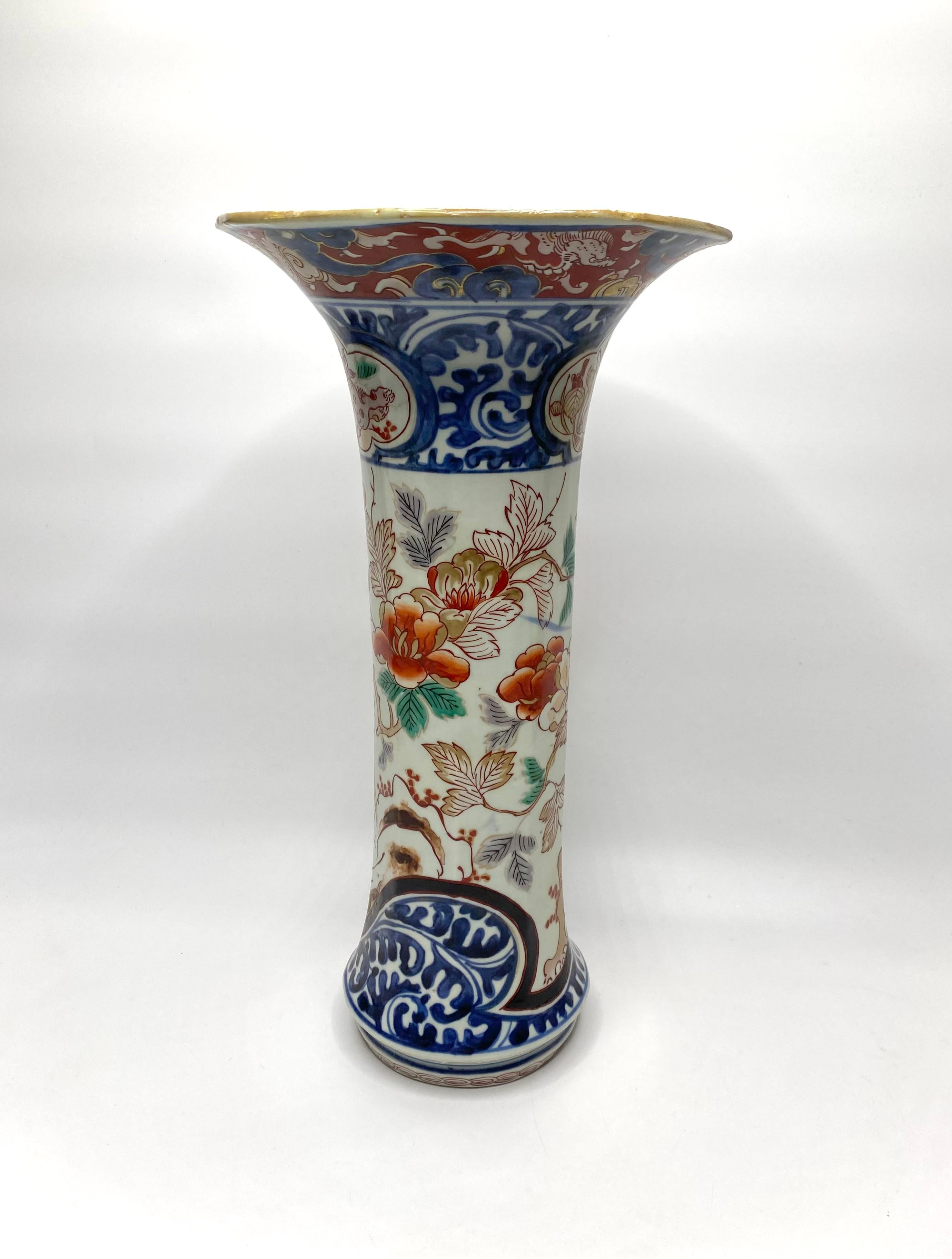 Japanese Imari porcelain vase, Arita, Japan, c. 1700, Genroku Period.