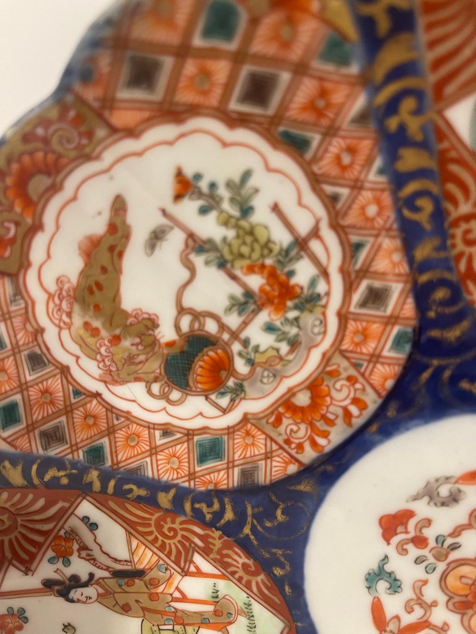 Imari Scalloped Charger Porcelain Plate, 19th Century 1
