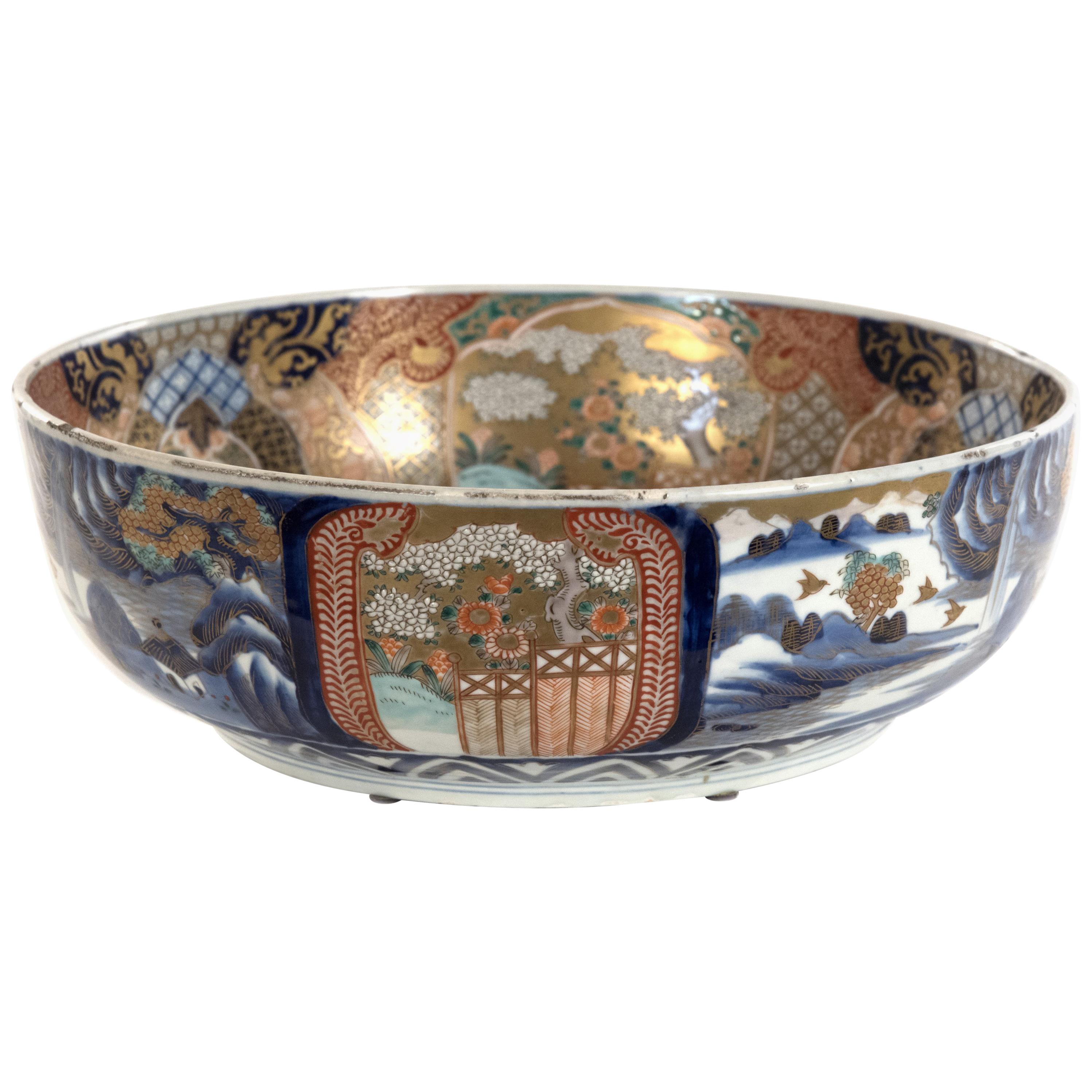Imari-Style Japanese Bowl with Gold Detailing