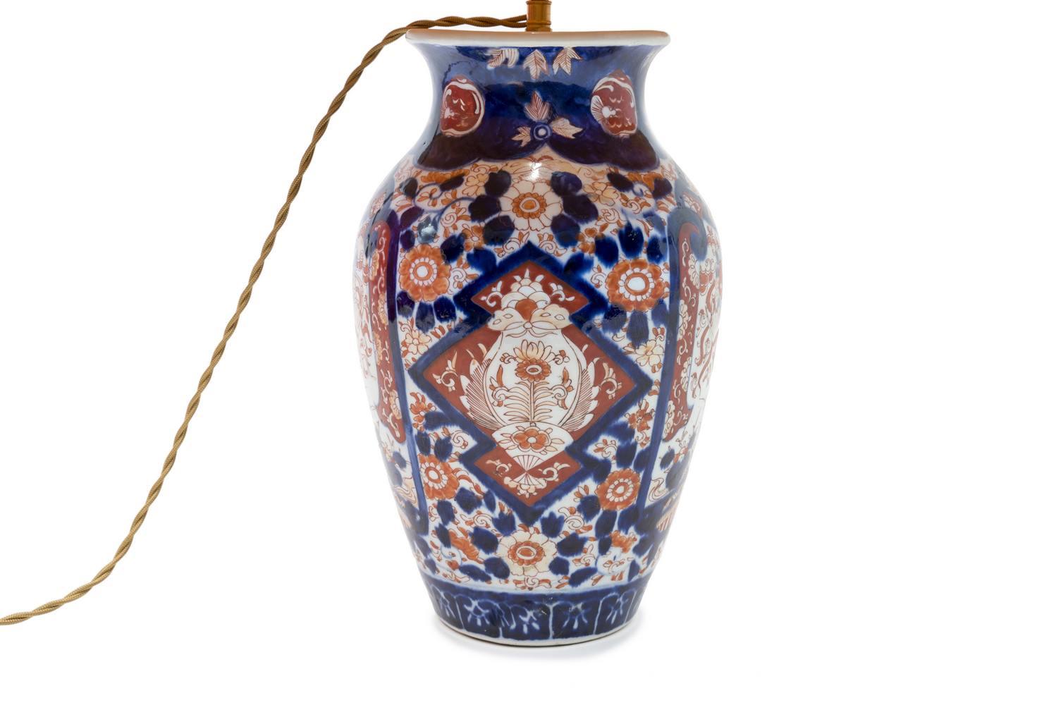 Japanese Imari Vase Mounted as a Lamp, End of the 19th Century For Sale