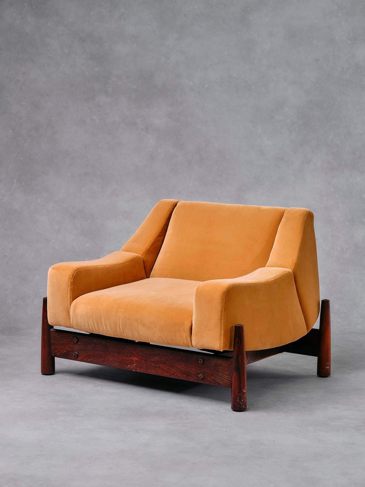 Imbuia Wood Pair of Armchairs by Móveis Cimo 1960s Brazil Dedar Milano Fabric In Good Condition For Sale In Amsterdam, NL