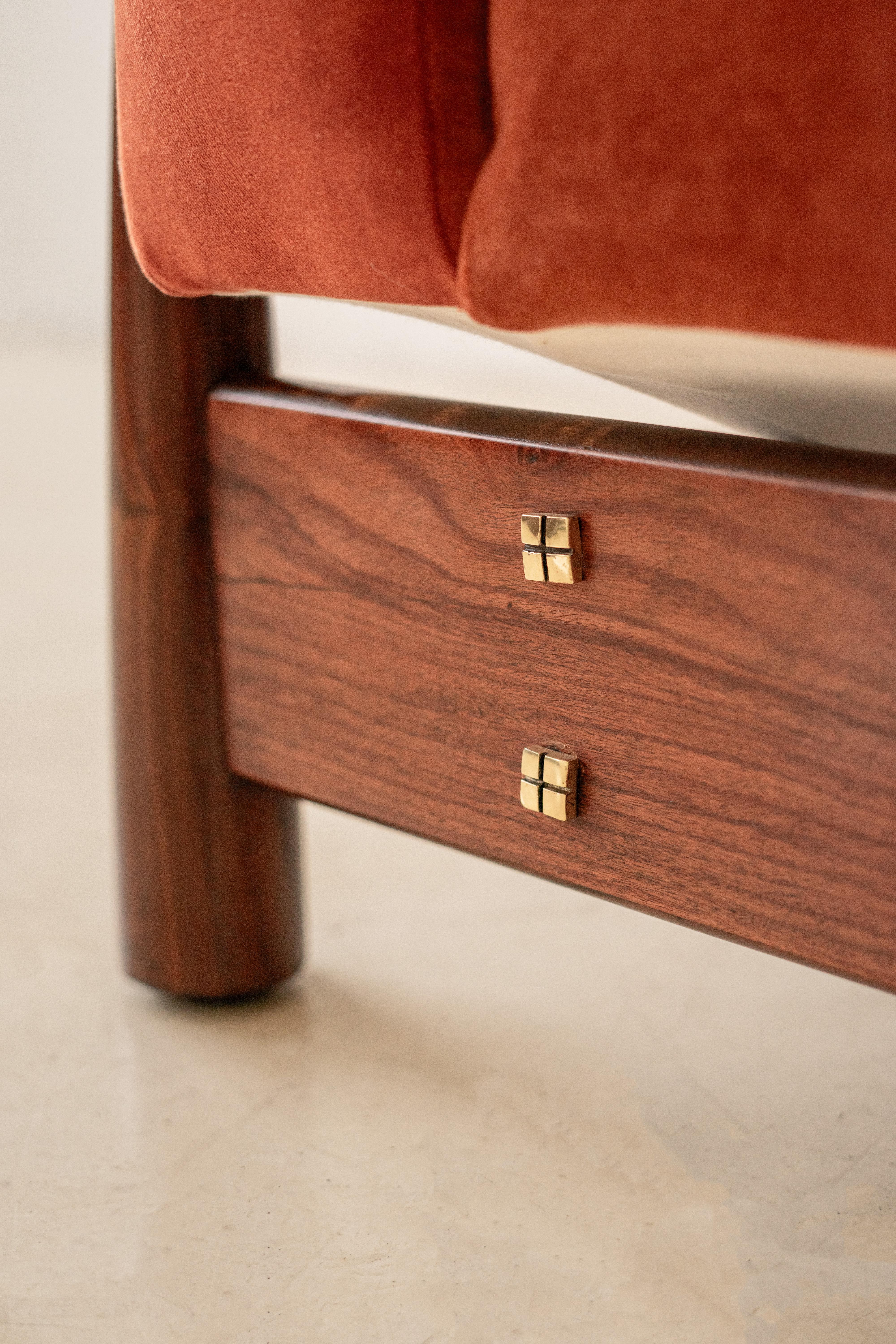 Laiton Canapé en bois Imbuia, Design/One brésilien par Móveis Cimo, Mid-Century Modern, 1960s en vente