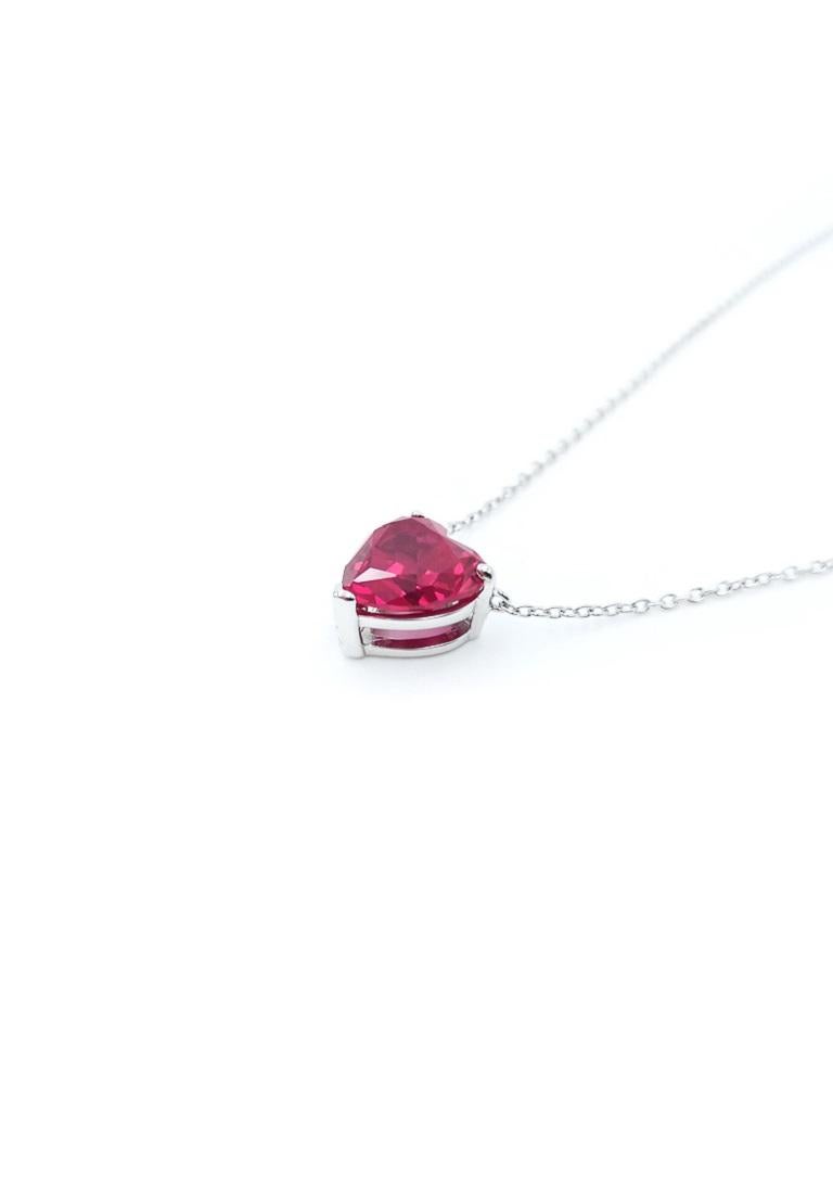 Taille cœur Collier d'imitation en forme de cœur en argent et diamants avec rubis synthétique en vente