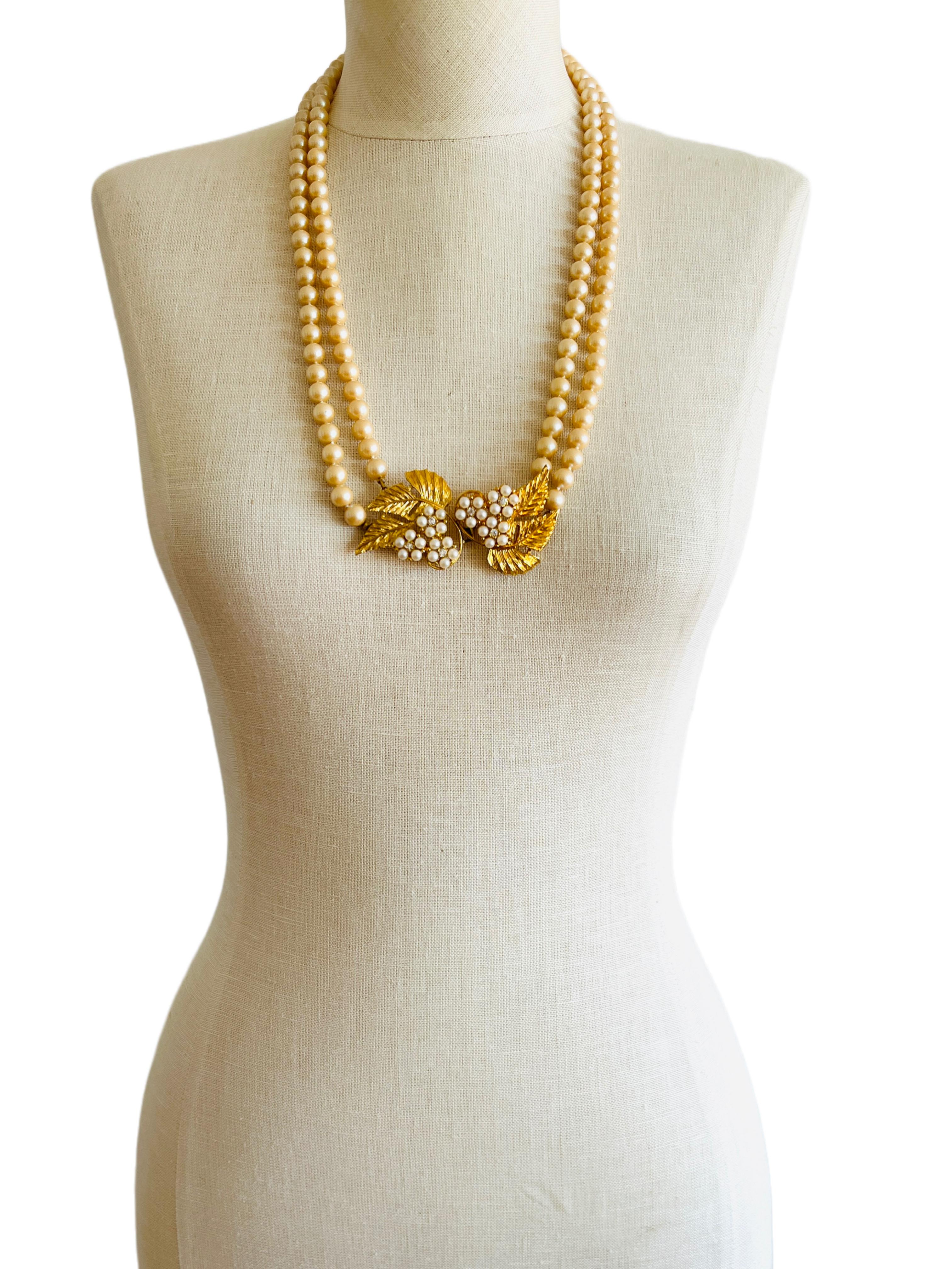 Imitation Pearl Double Strand Leaf Rhinestone Necklace & Belt by Celebrity NY In Good Condition In Sausalito, CA