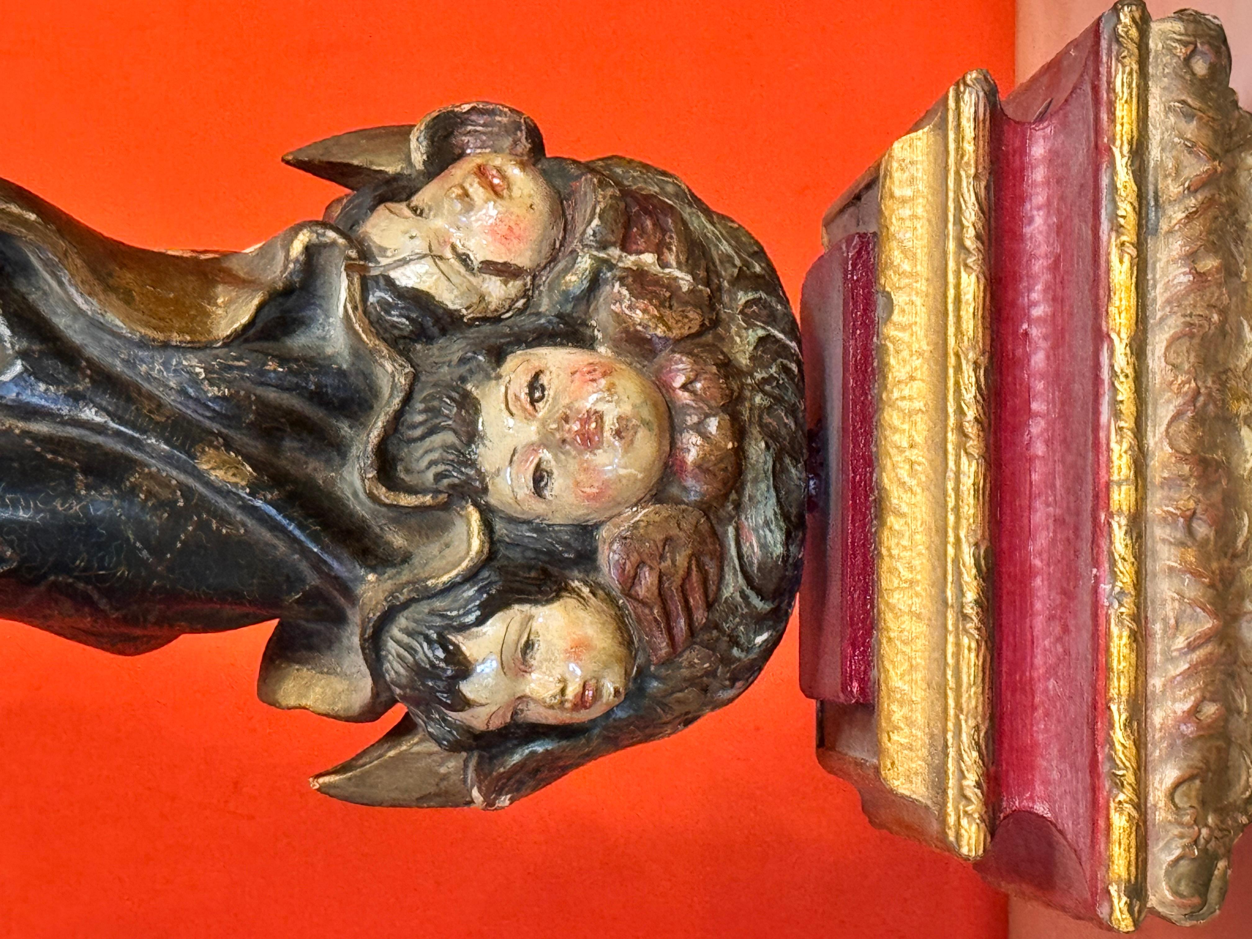 Immacolata Concezione in legno policromo con corona d'argento, Spanish School, 18° secolo in vendita 4