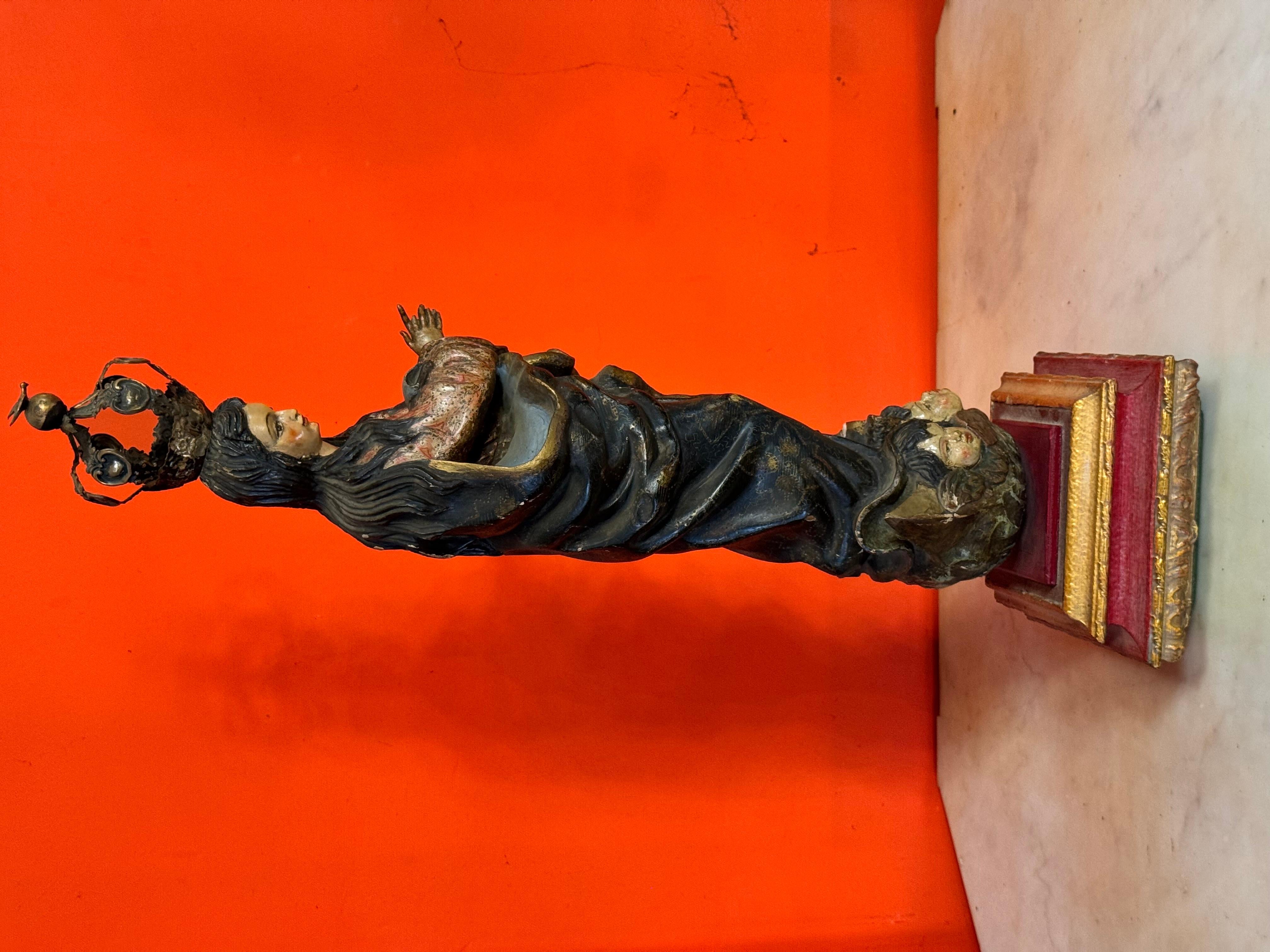 Argento Immacolata Concezione in legno policromo con corona d'argento, Spanish School, 18° secolo in vendita