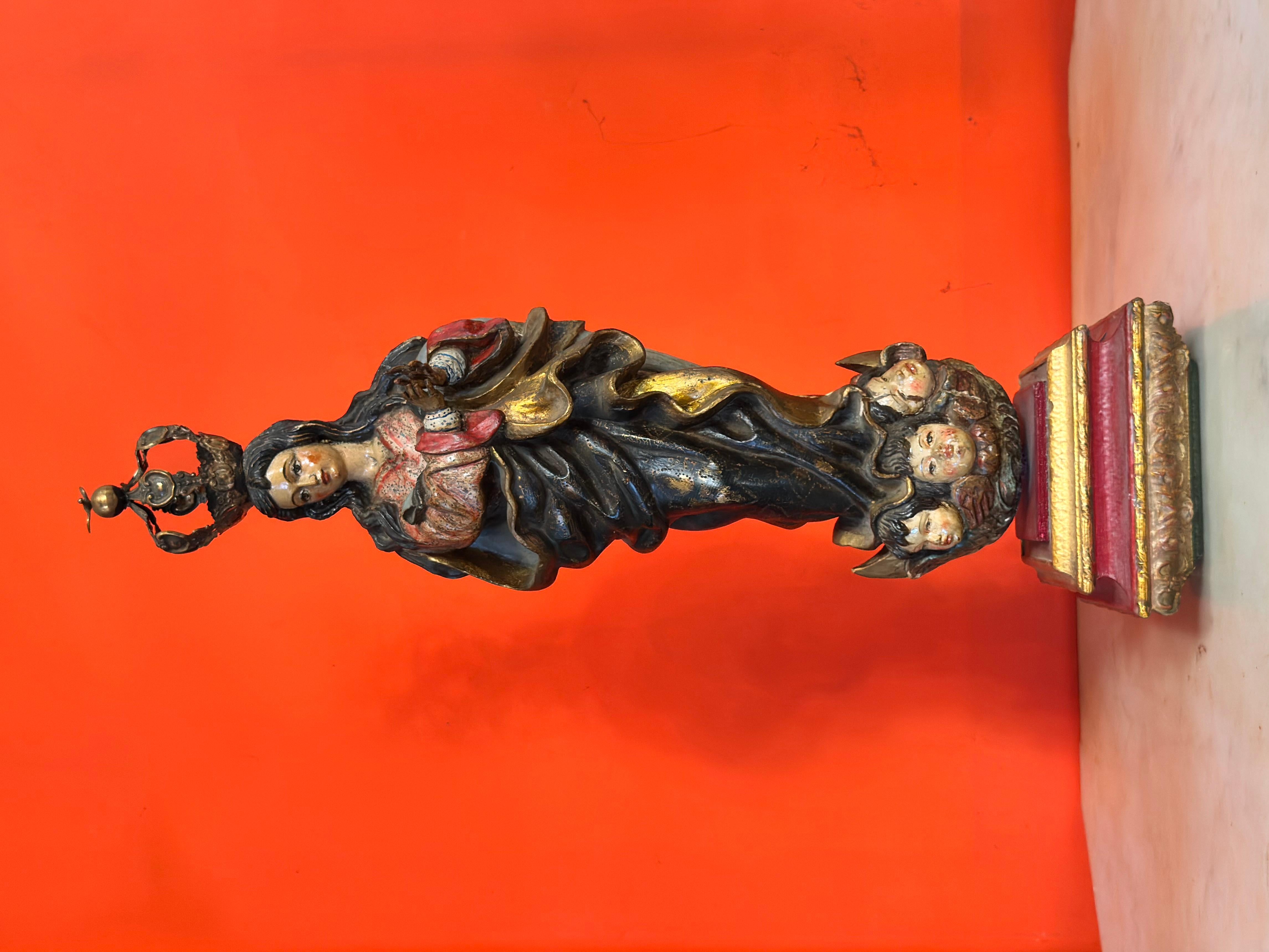 Immacolata Concezione in legno policromo con corona d'argento, Spanish School, 18° secolo in vendita 1
