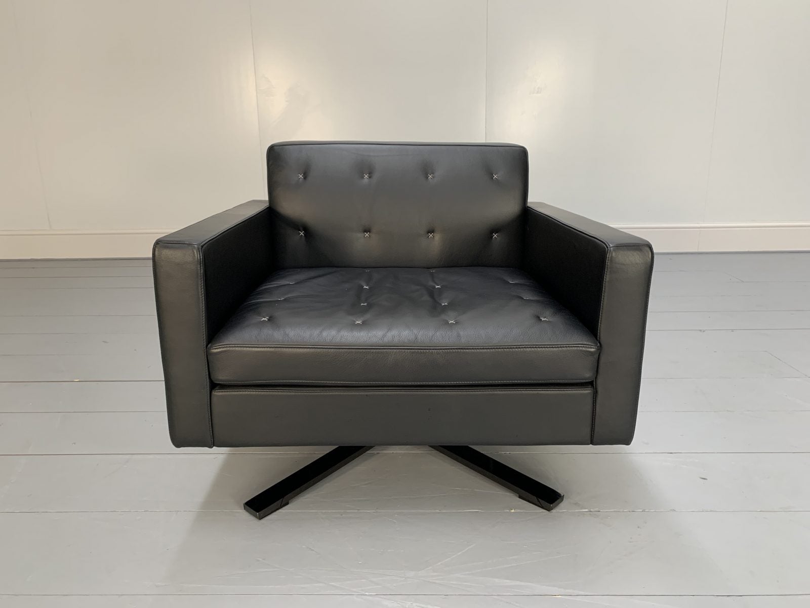 Immaculate Poltrona Frau “Kennedee” Armchair in Black “Pelle Frau SC” Leather For Sale