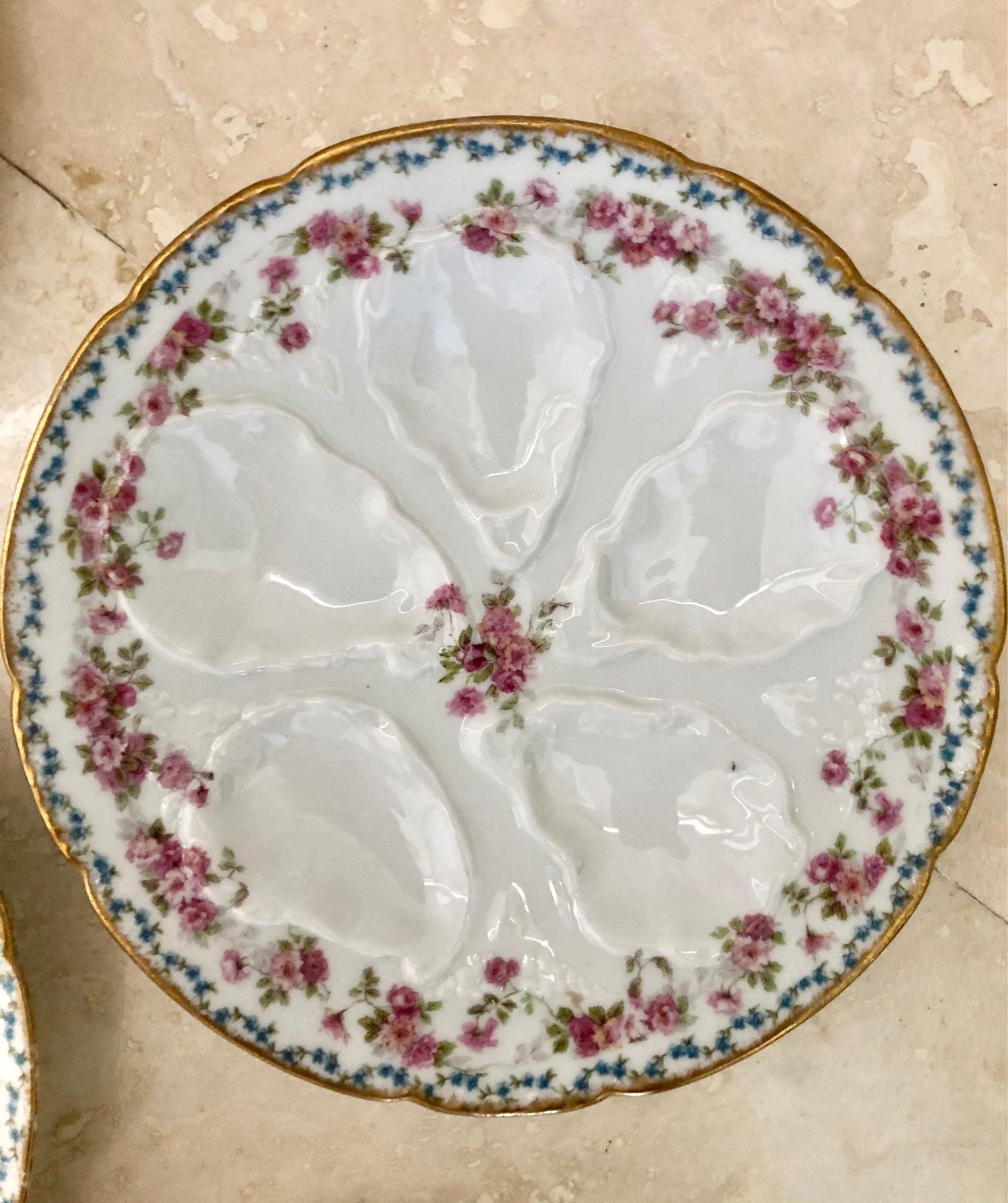 Immaculé ensemble de six assiettes à huîtres françaises de Limoges en vente 4