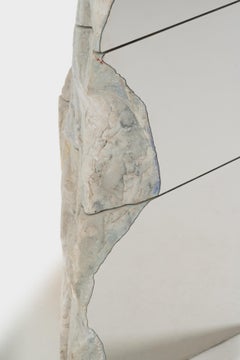 Specchio Immersione in marmo di Carrara e specchio in acciaio di Duccio Maria Gambi