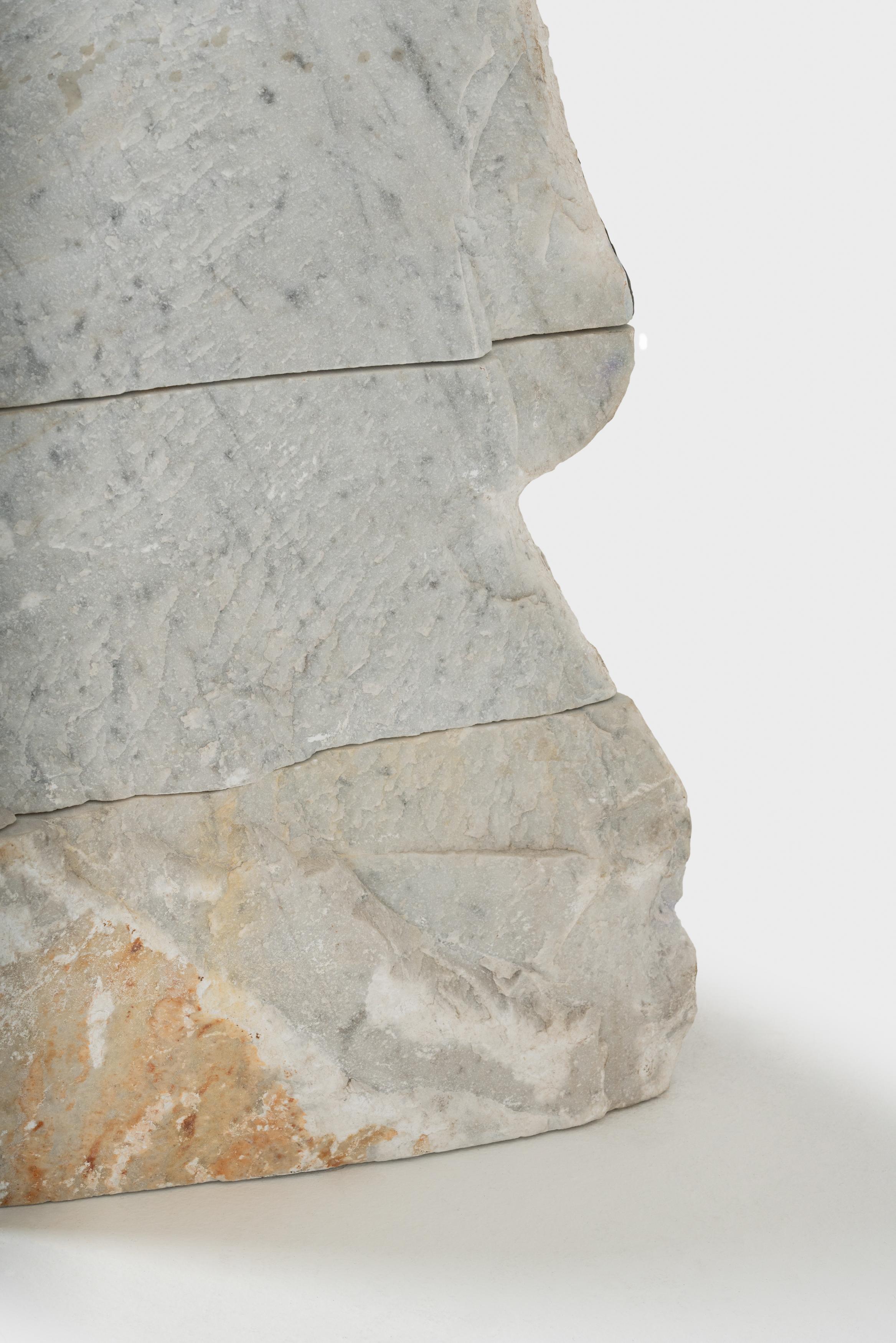 XXI secolo e contemporaneo Specchio Immersione in marmo di Carrara e specchio in acciaio di Duccio Maria Gambi in vendita