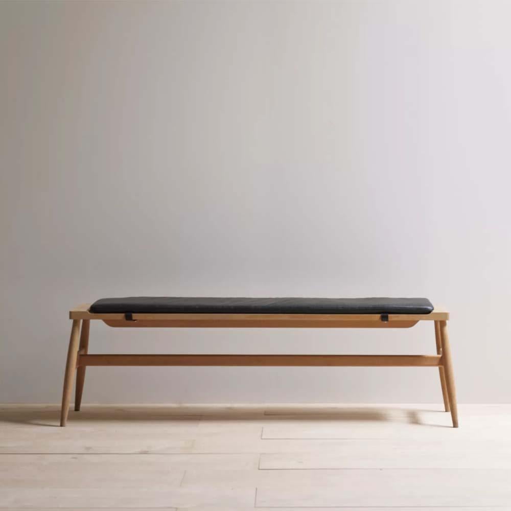 English Imo Bench in Oak and Leather Black Pad For Sale