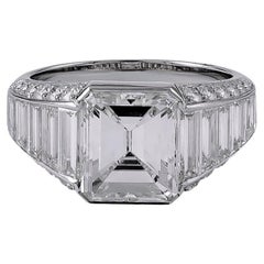 Bague de fiançailles Sophia en diamant taille émeraude de 3,01 carats