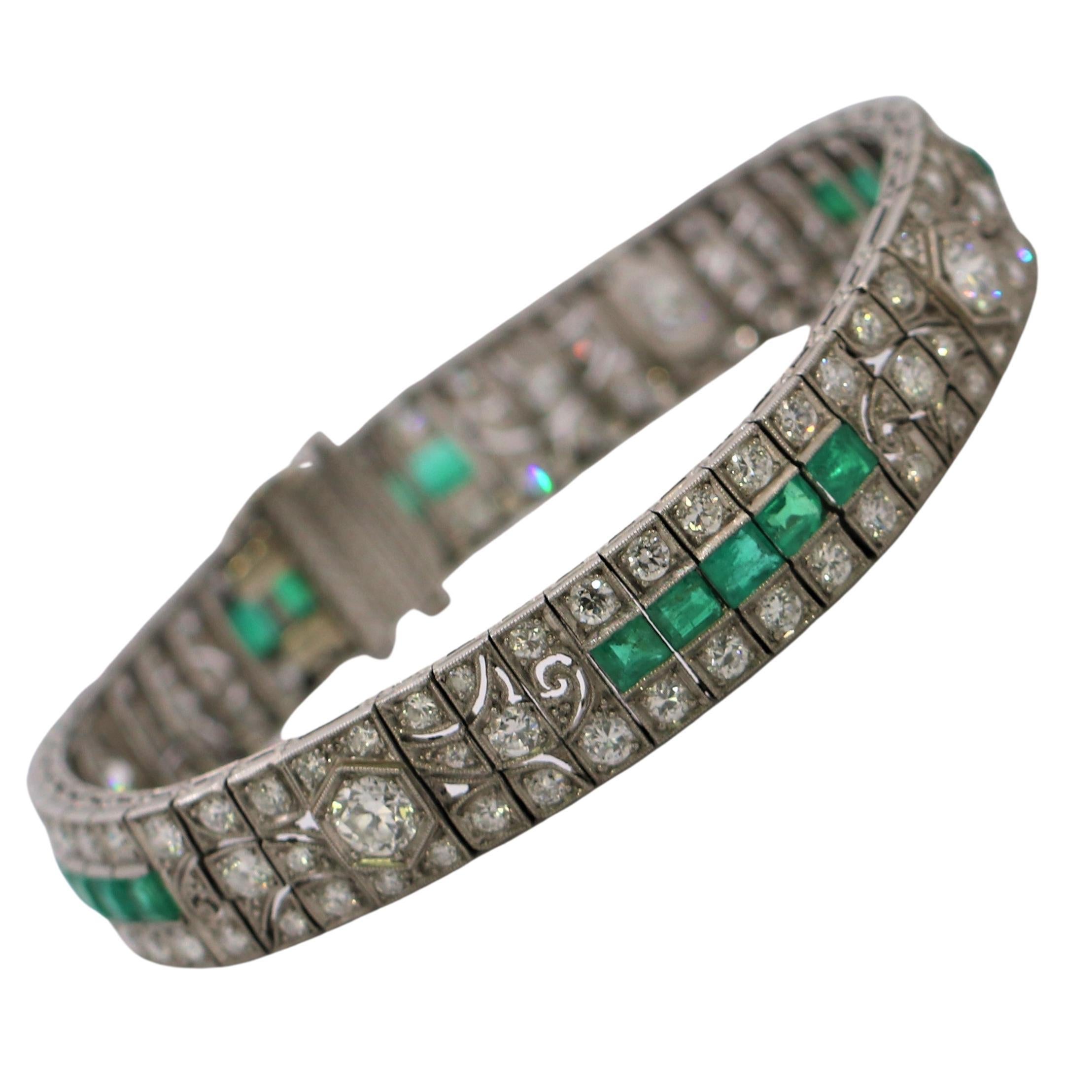 Impeccable Art Deco Diamond and Emerald Bracelet 11