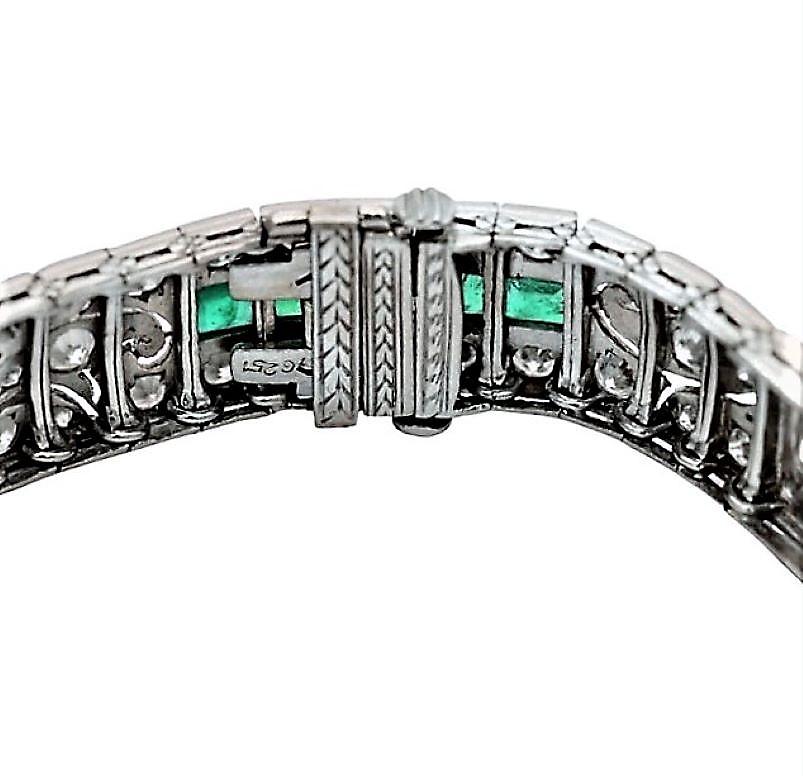 Women's Impeccable Art Deco Diamond and Emerald Bracelet