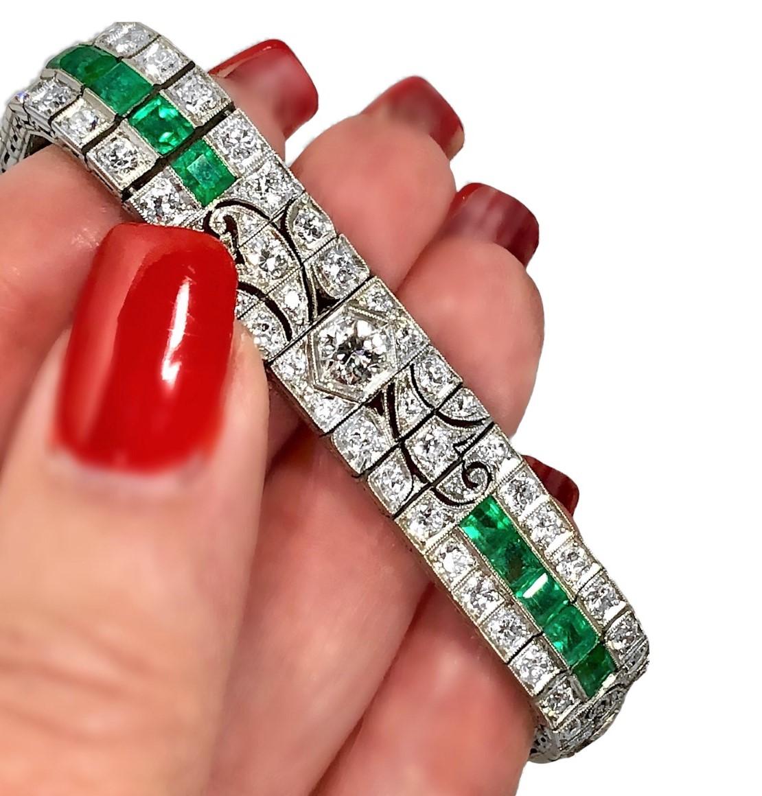 Impeccable Art Deco Diamond and Emerald Bracelet 2