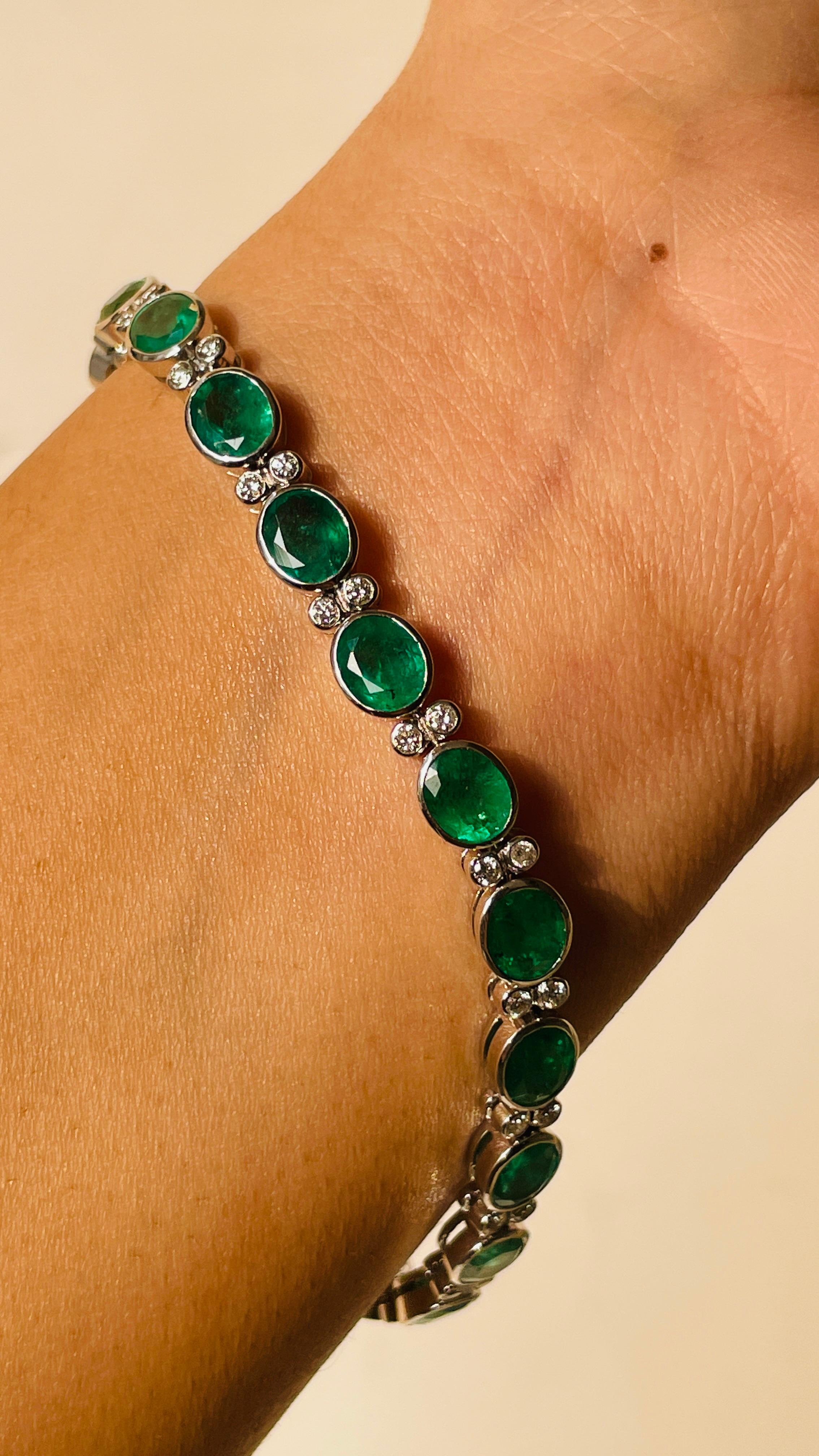 Emerald and Diamond bracelet in 18K Gold. It has a perfect oval cut gemstone to make you stand out on any occasion or an event.
A tennis bracelet is an essential piece of jewelry when it comes to your wedding day. The sleek and elegant style