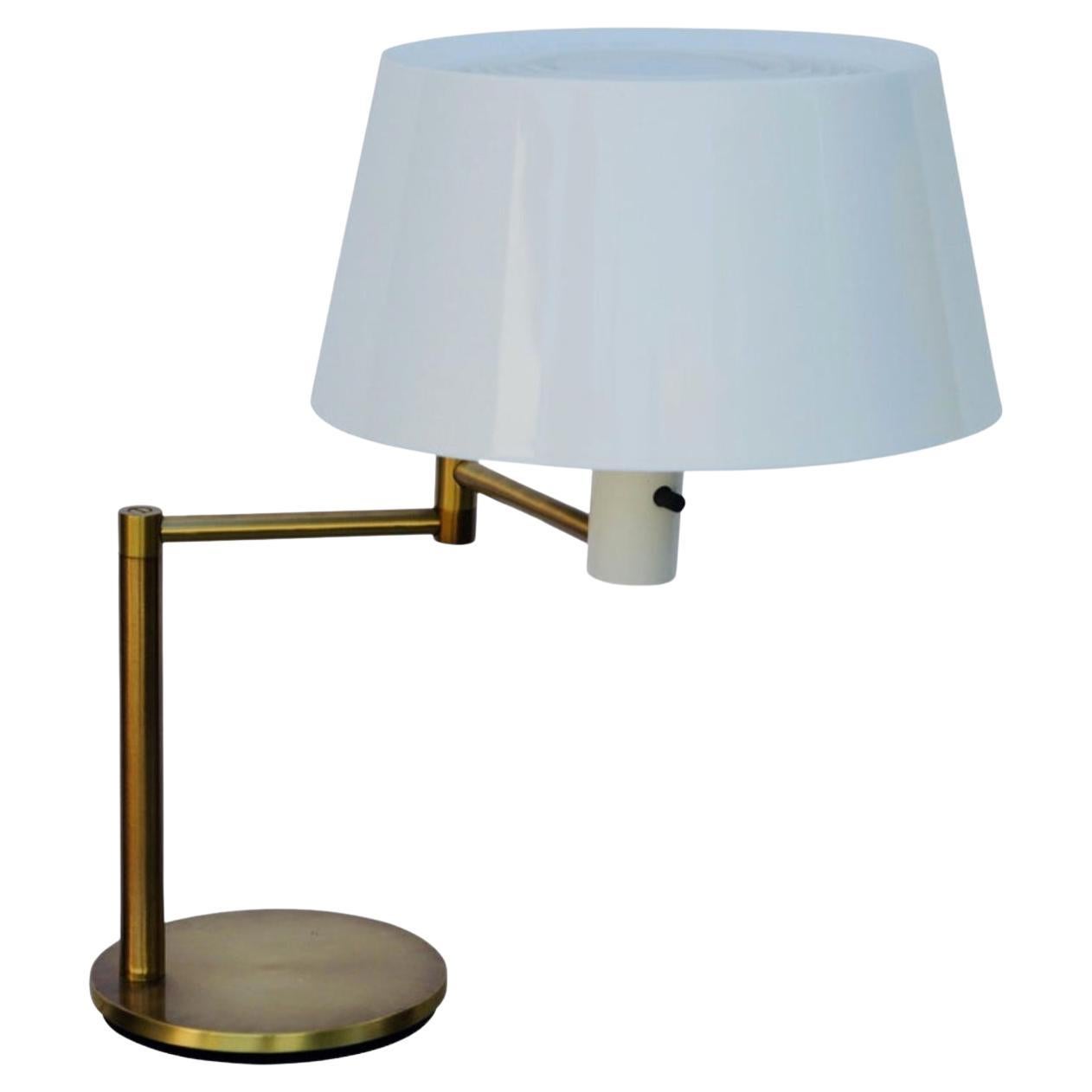 Impeccable Extendable Arm Lumilux Study Lamp by Gerald Thurston for Lightolier