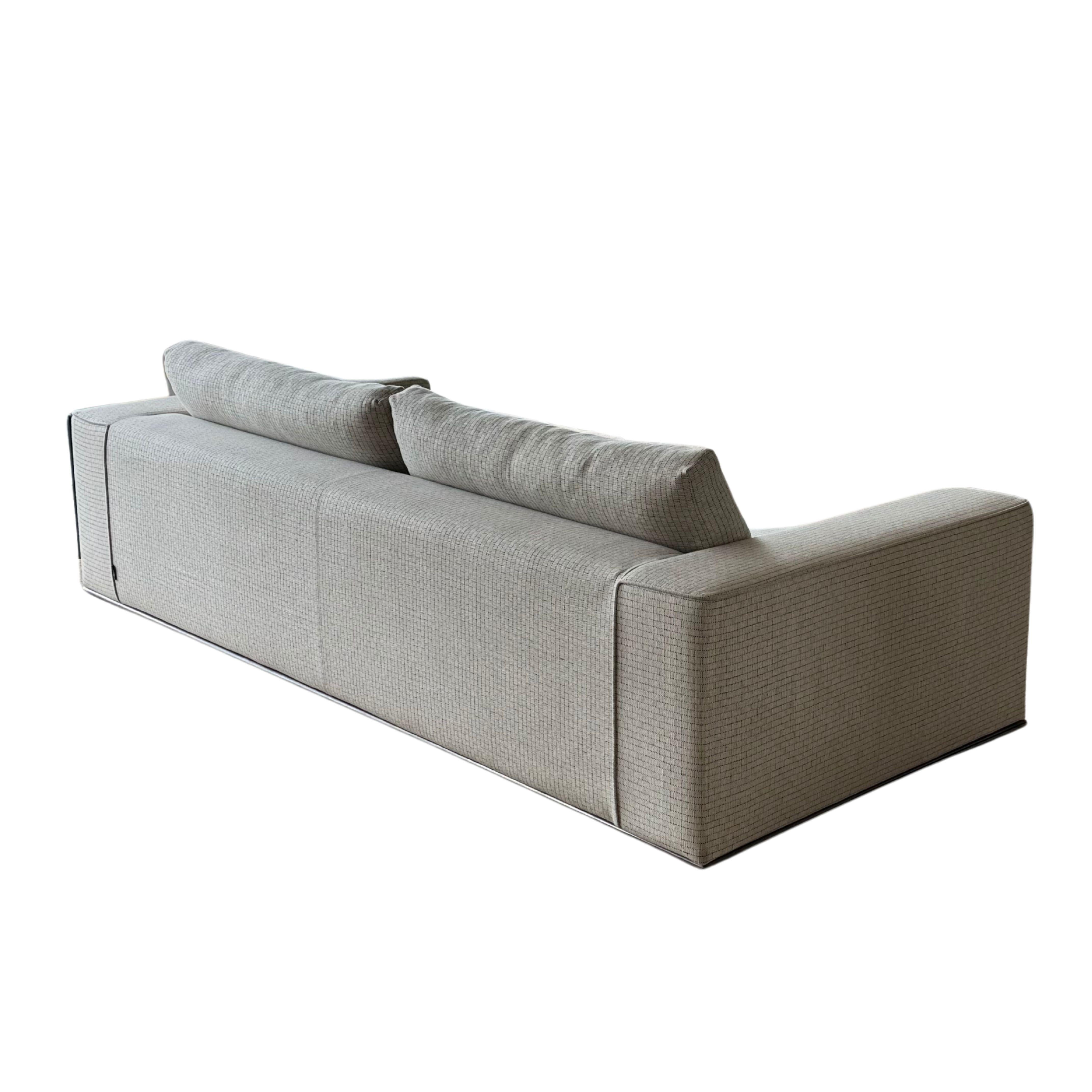 Modern Impeccable Hamilton Sofa by Rodolfo Dordoni for Minotti For Sale