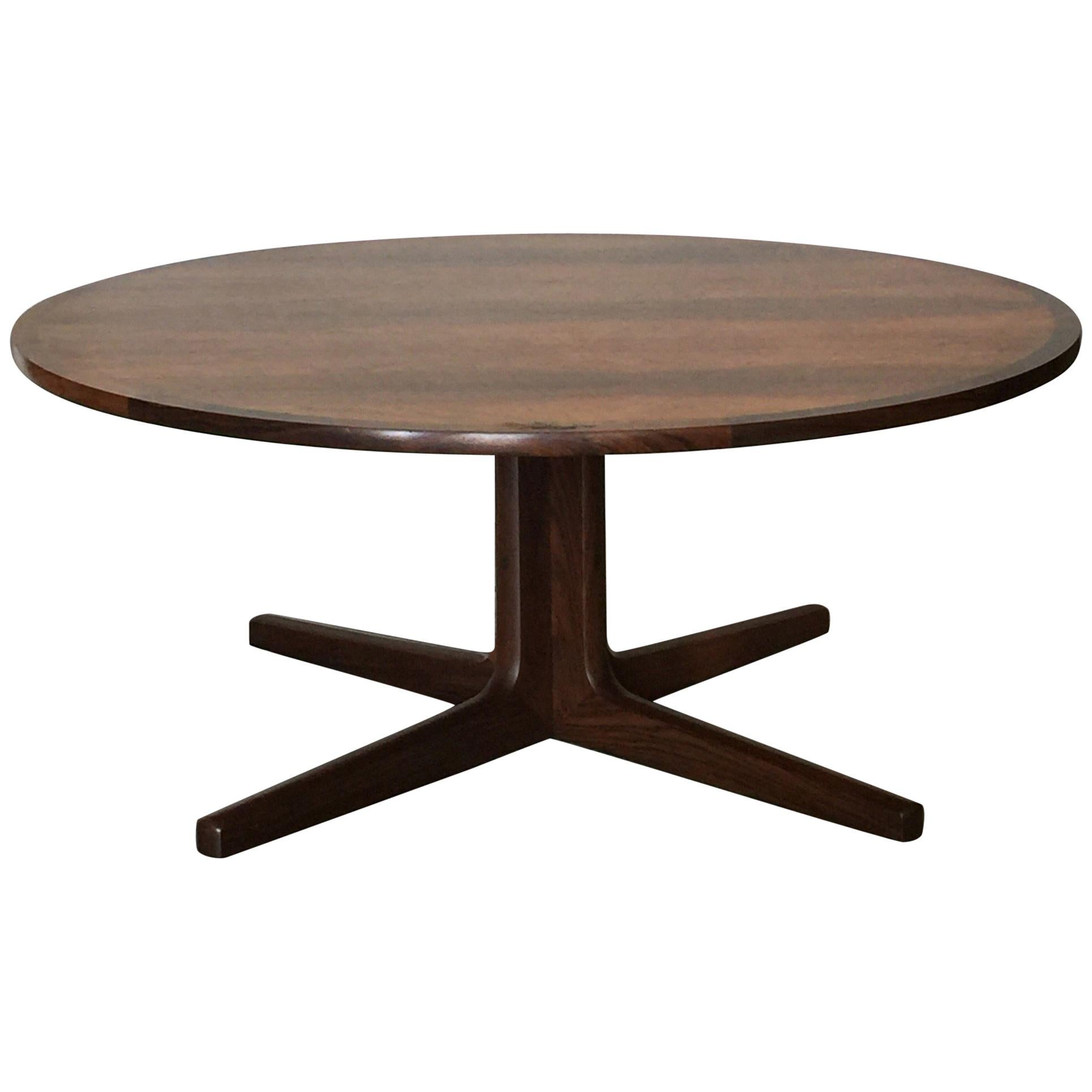 Impeccable Hans C. Andersen Danish Rosewood Round Coffee Table