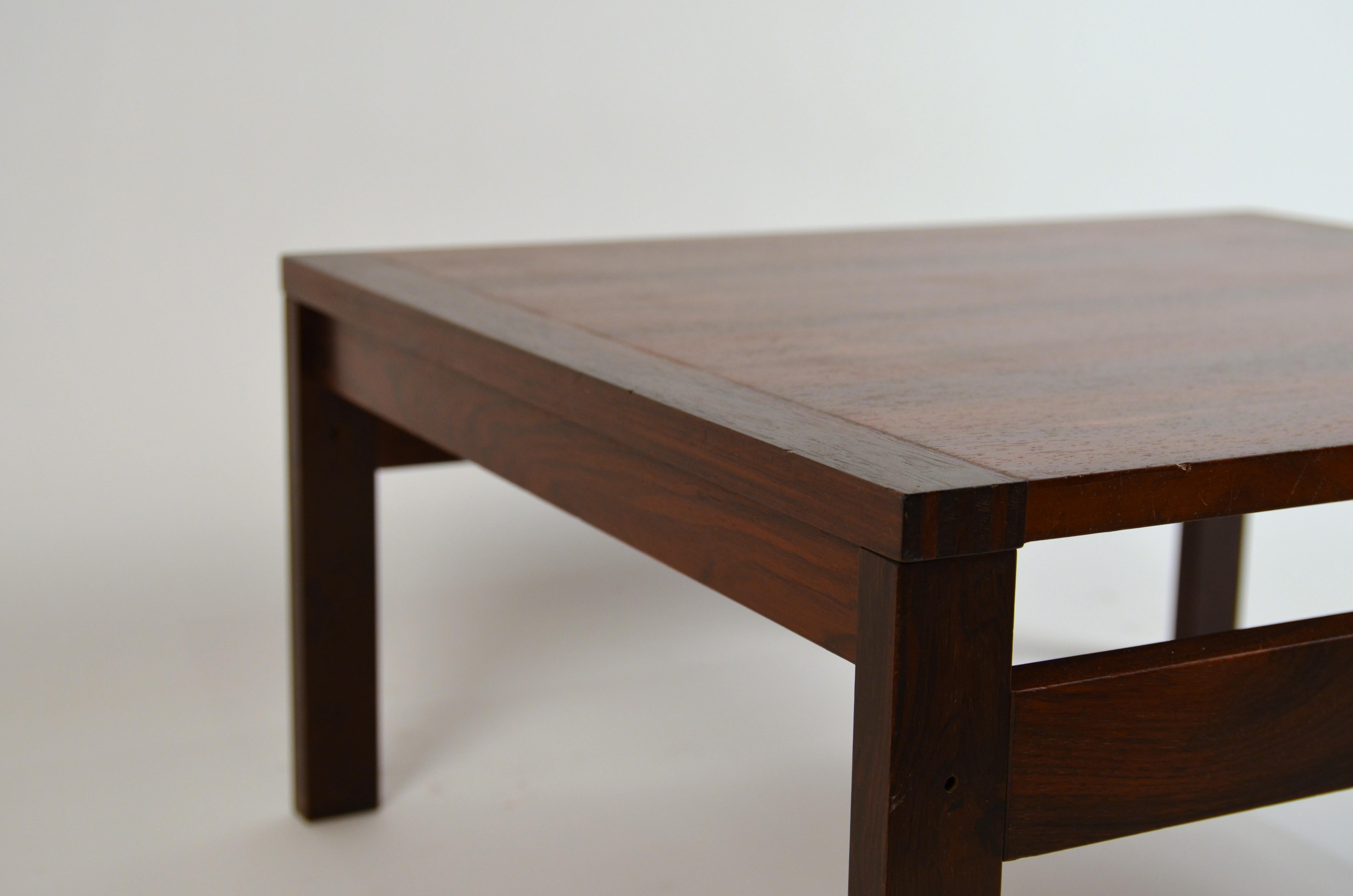 Mid-Century Modern Impeccable Rosewood Table by Ole Gjerløv-Knudsen for France & Søn For Sale