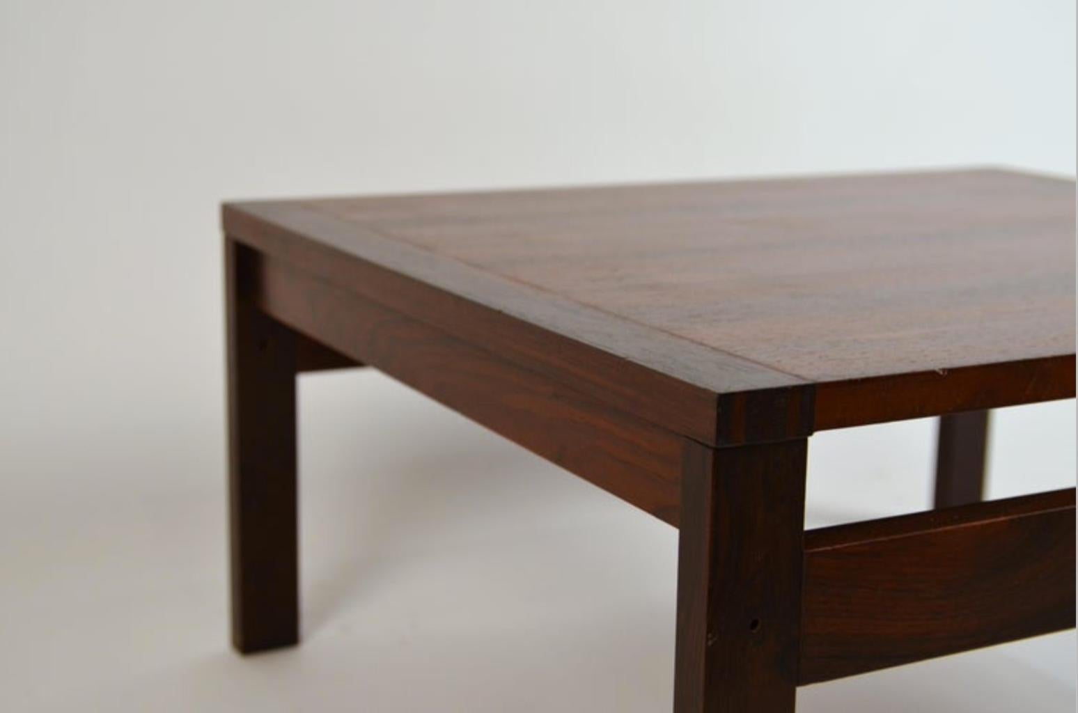 Mid-Century Modern Impeccable Rosewood Table by Ole Gjerløv-Knudsen for France & Søn For Sale