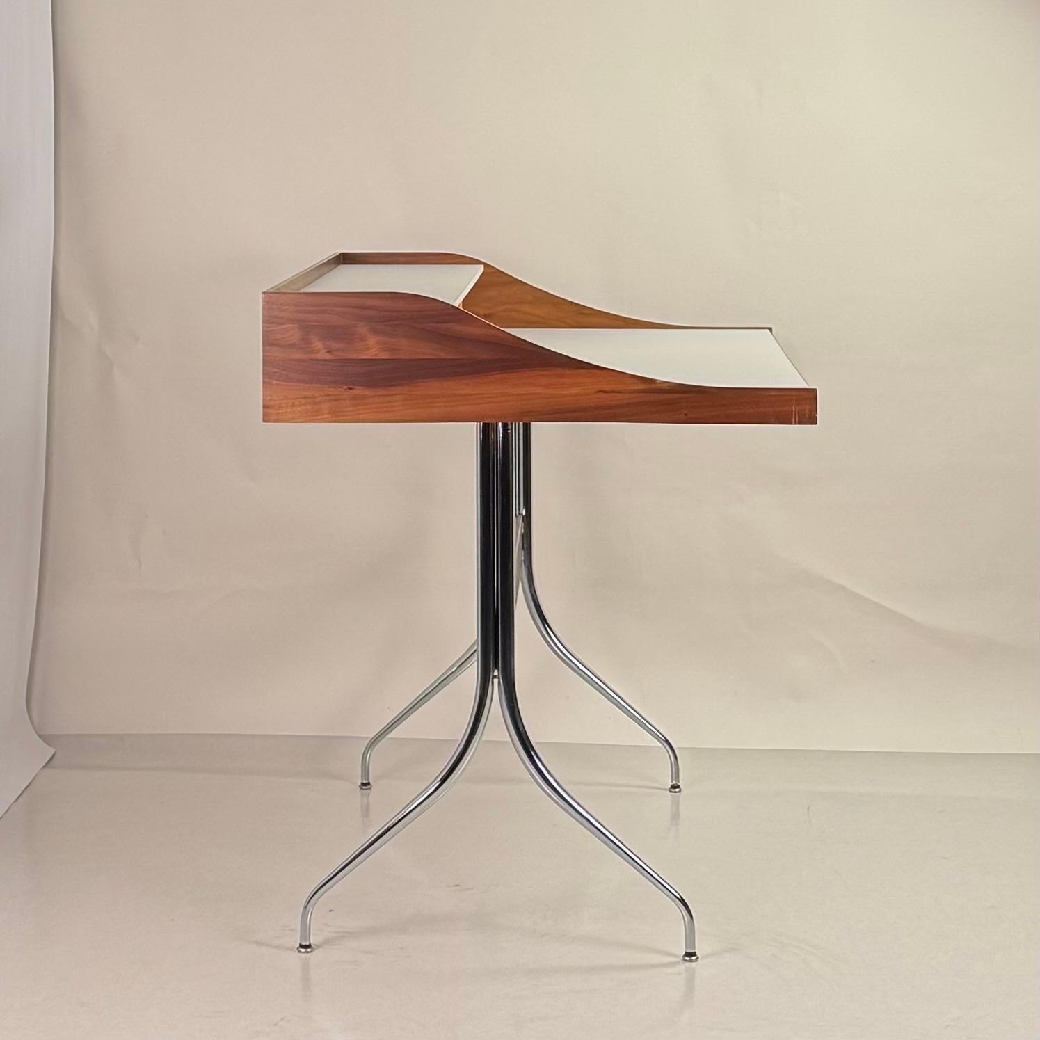 Makelloser Swag Leg-Schreibtisch von George Nelson für Herman Miller im Zustand „Hervorragend“ im Angebot in Los Angeles, CA