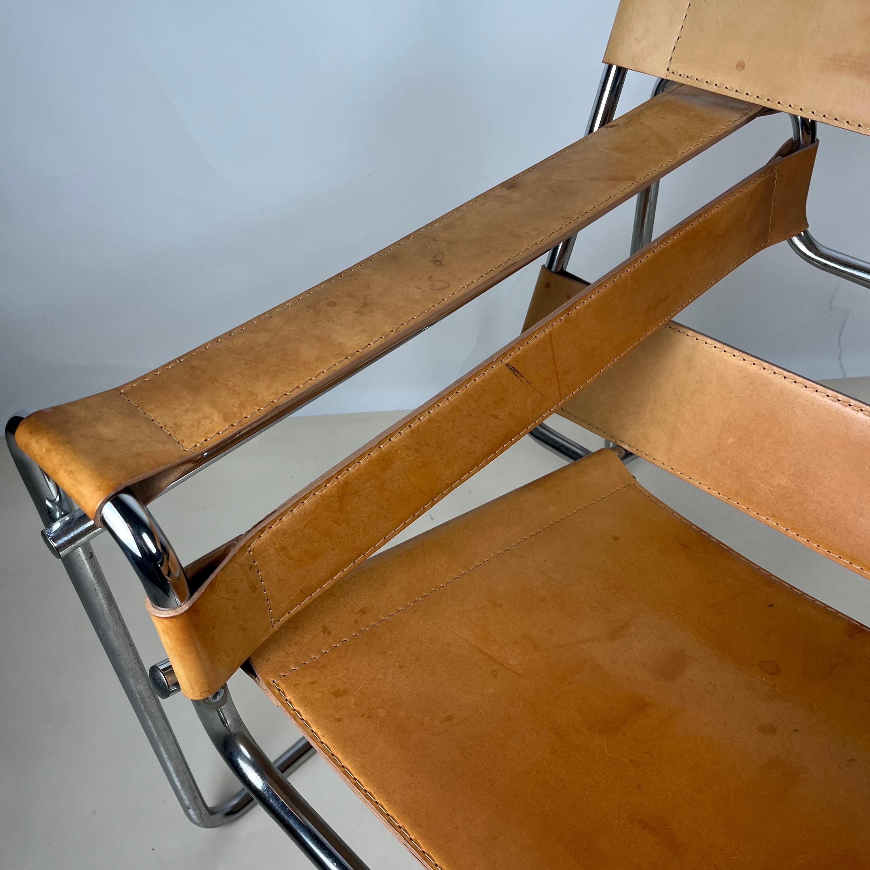 Impeccable Wassily Chair in Natural Tan Leather by Marcel Breuer, Gavina Edition 4