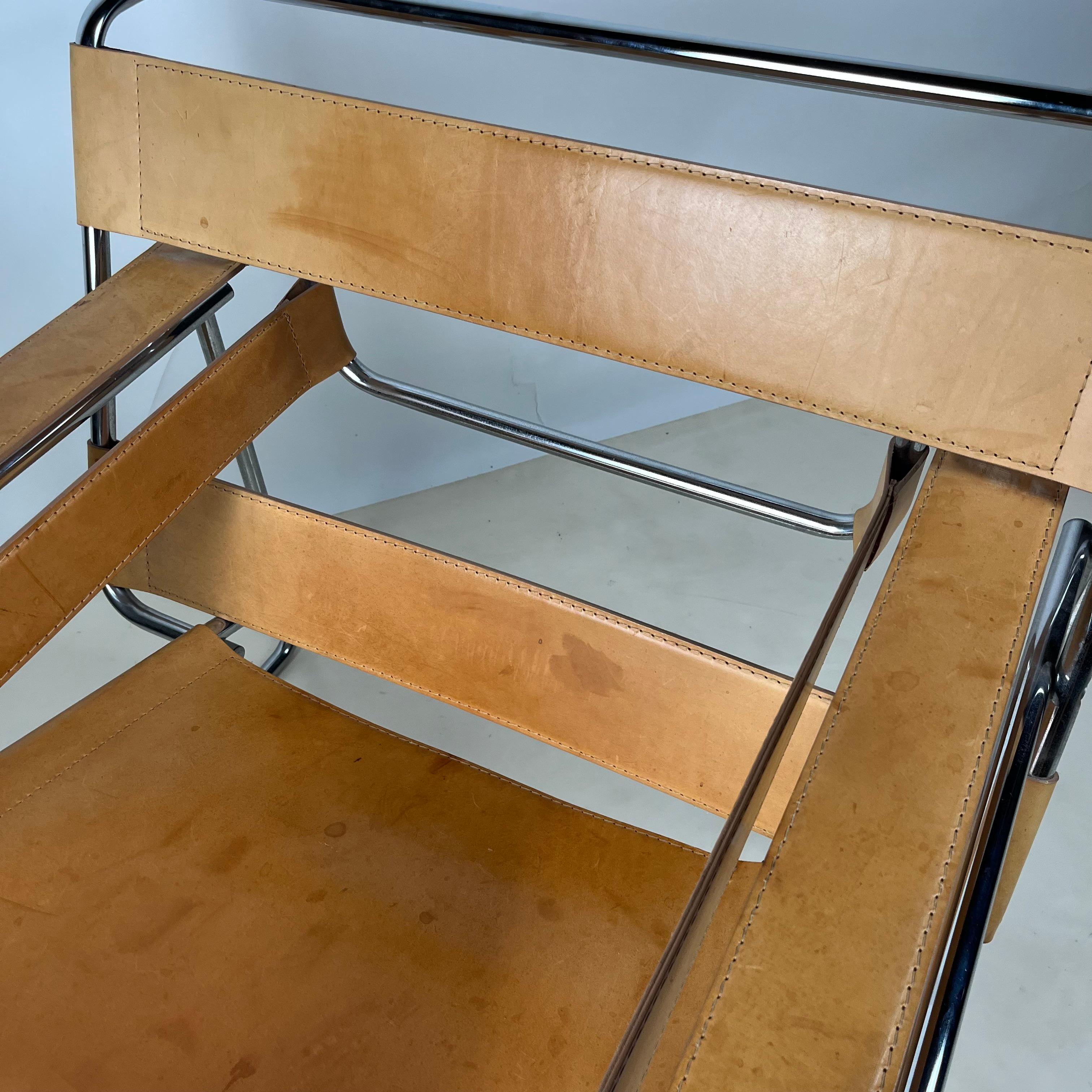 Impeccable Wassily Chair in Natural Tan Leather by Marcel Breuer, Gavina Edition 5