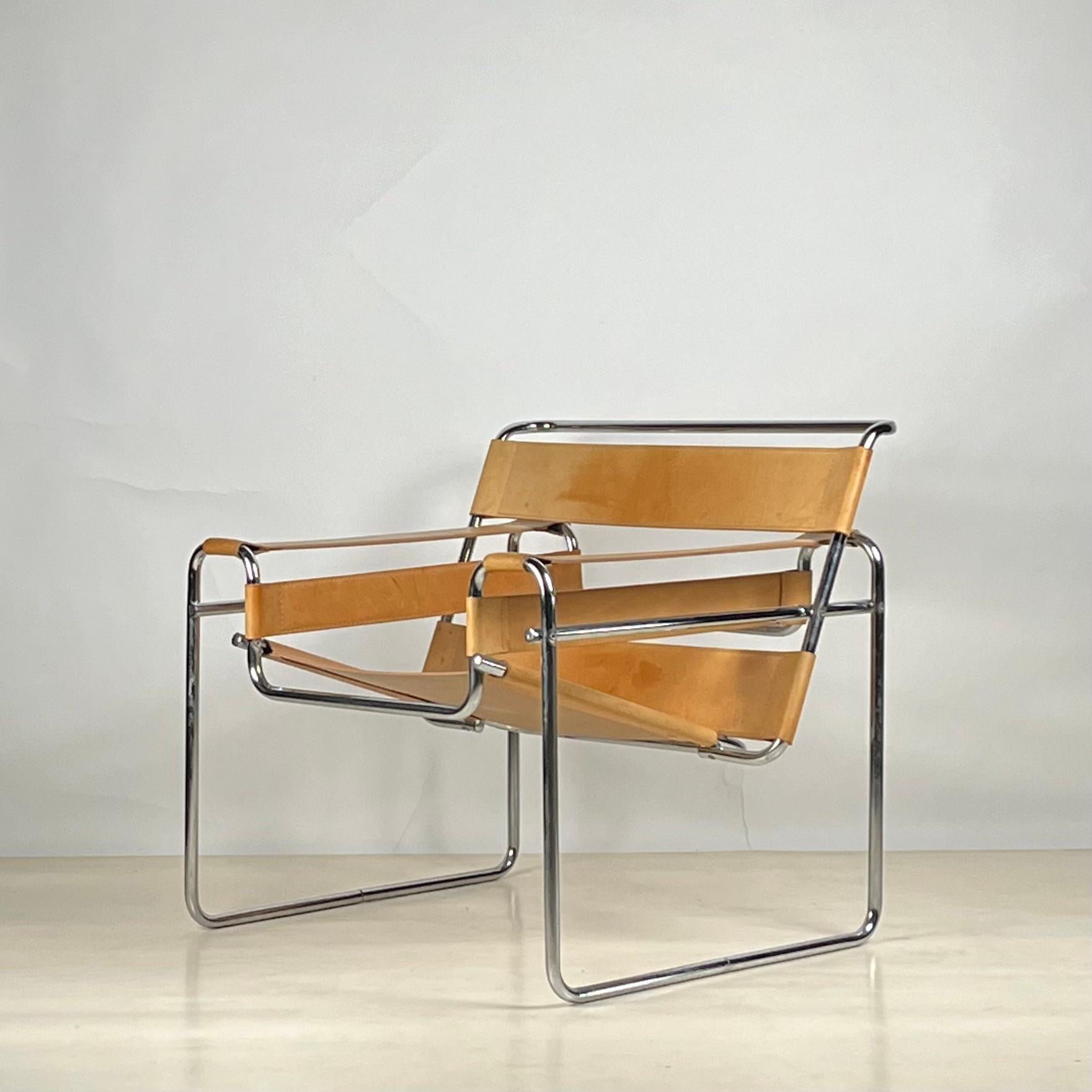 Impeccable Wassily Chair in Natural Tan Leather by Marcel Breuer, Gavina Edition 3