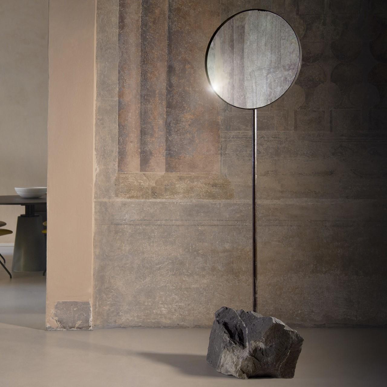 This one-of-a-kind, limited-edition floor mirror boasts a splendid base in white Perlino marble, a sedimentary rock distinctive for the presence of microfossils and other textural treasures sourced in the Asiago Plateau near Vicenza. The stone is