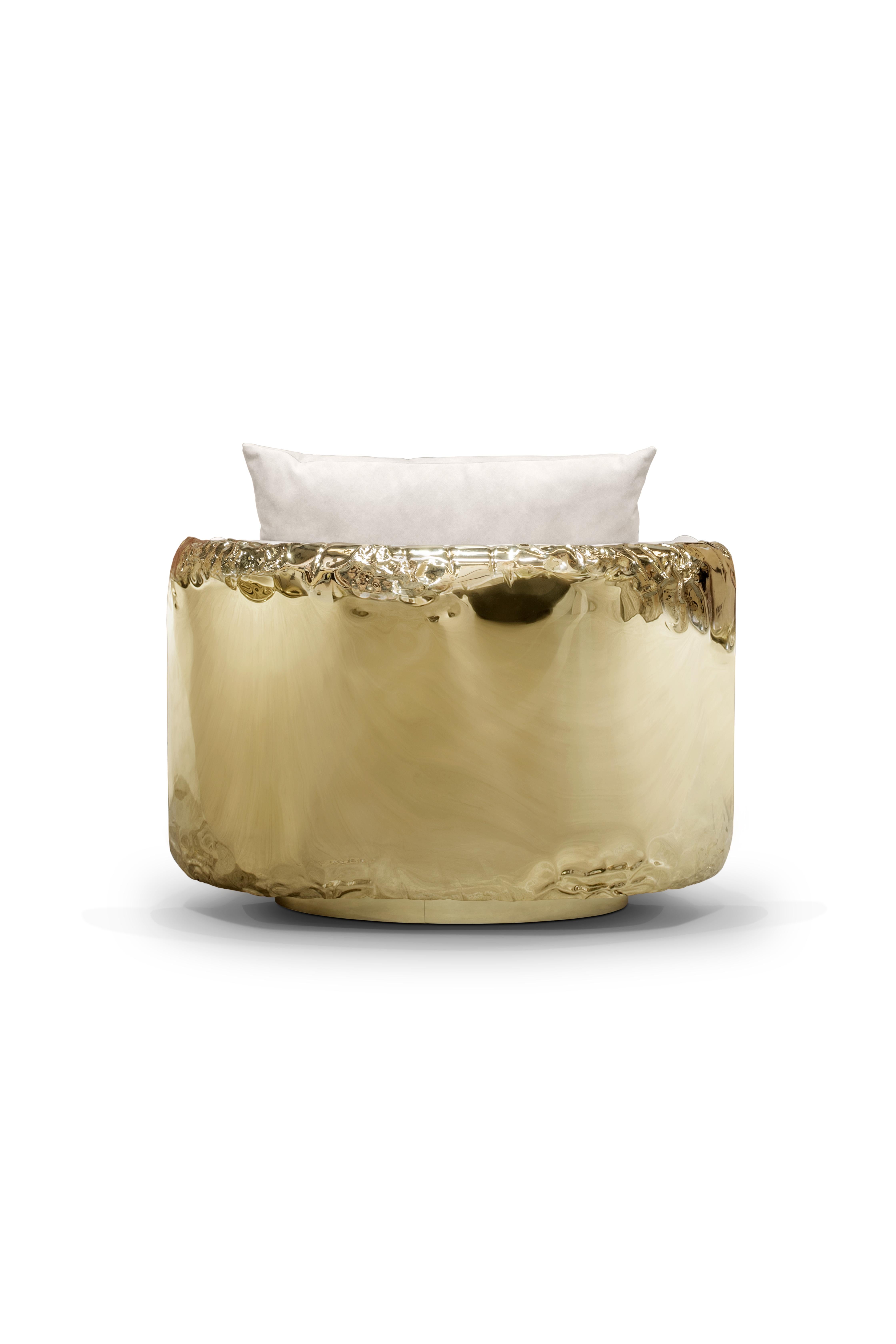 Imperfectio Round Armchair - Hand-Crafted Brass Wood & Upholstery - Boca do Lobo In New Condition For Sale In Rio Tinto, PT
