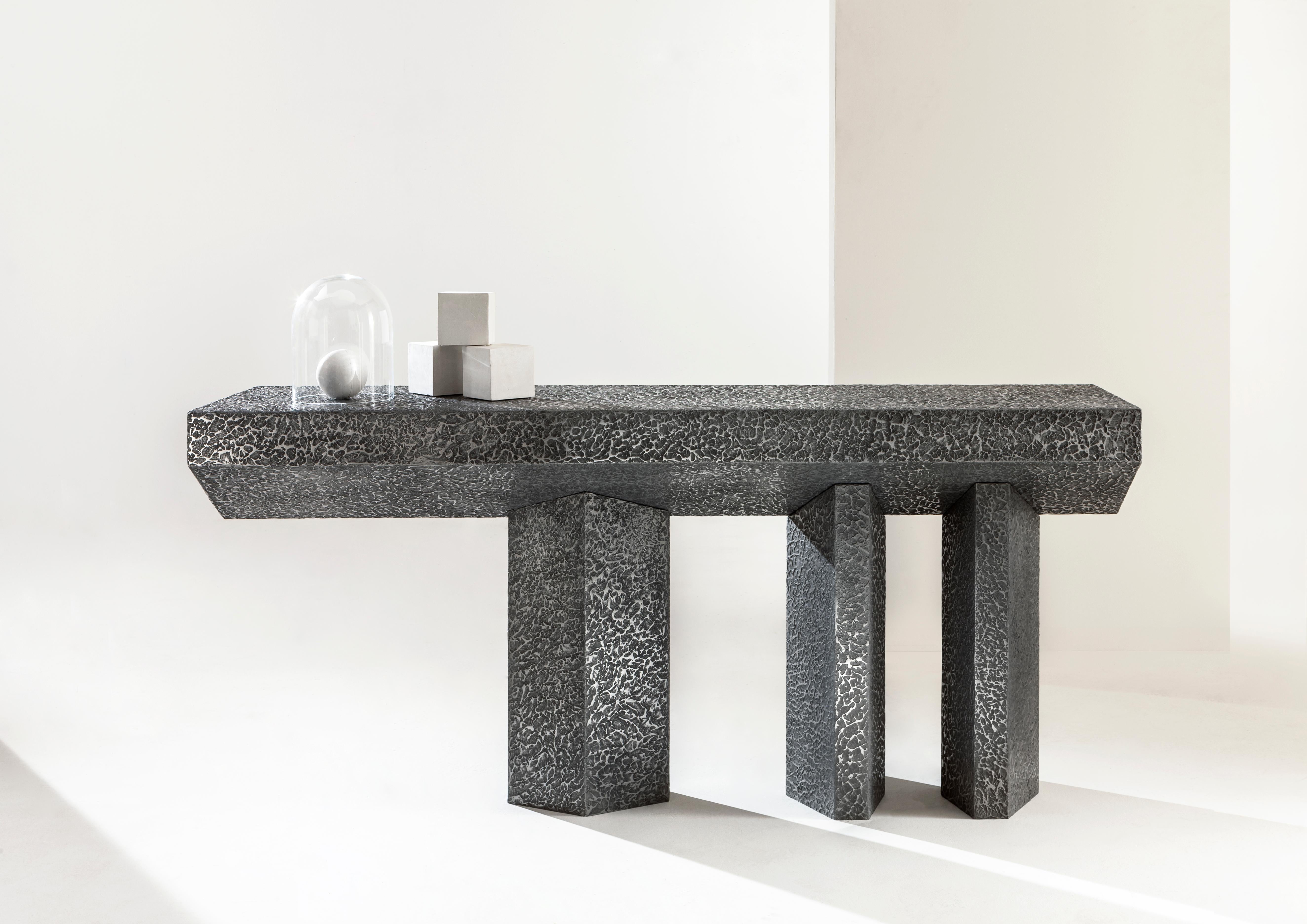 Imperfetto Console Table by Laurameroni
Dimensions: W 180 x D 48.5 x H 80 cm
Materials: Liquid metal Efesto.

Console in wood with three legs and structure covered in liquid metal Efesto.

Laurameroni:
The ability of craftsmen from the Brianza area
