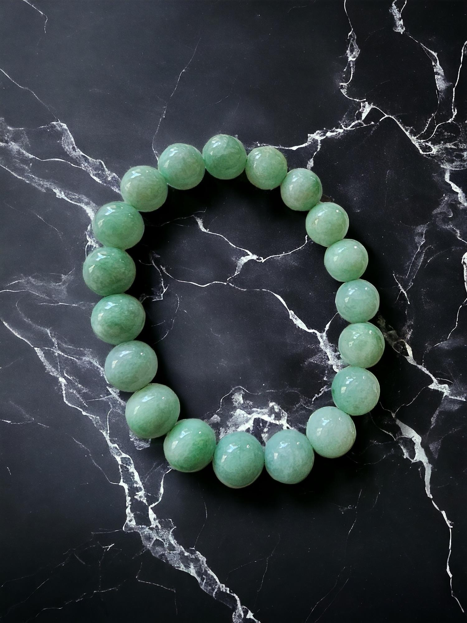 Imperial Burmese A-Jade Beaded Bracelet (MADE IN JAPAN) 10.5mm Each x 19 beads In New Condition For Sale In Kowloon, HK