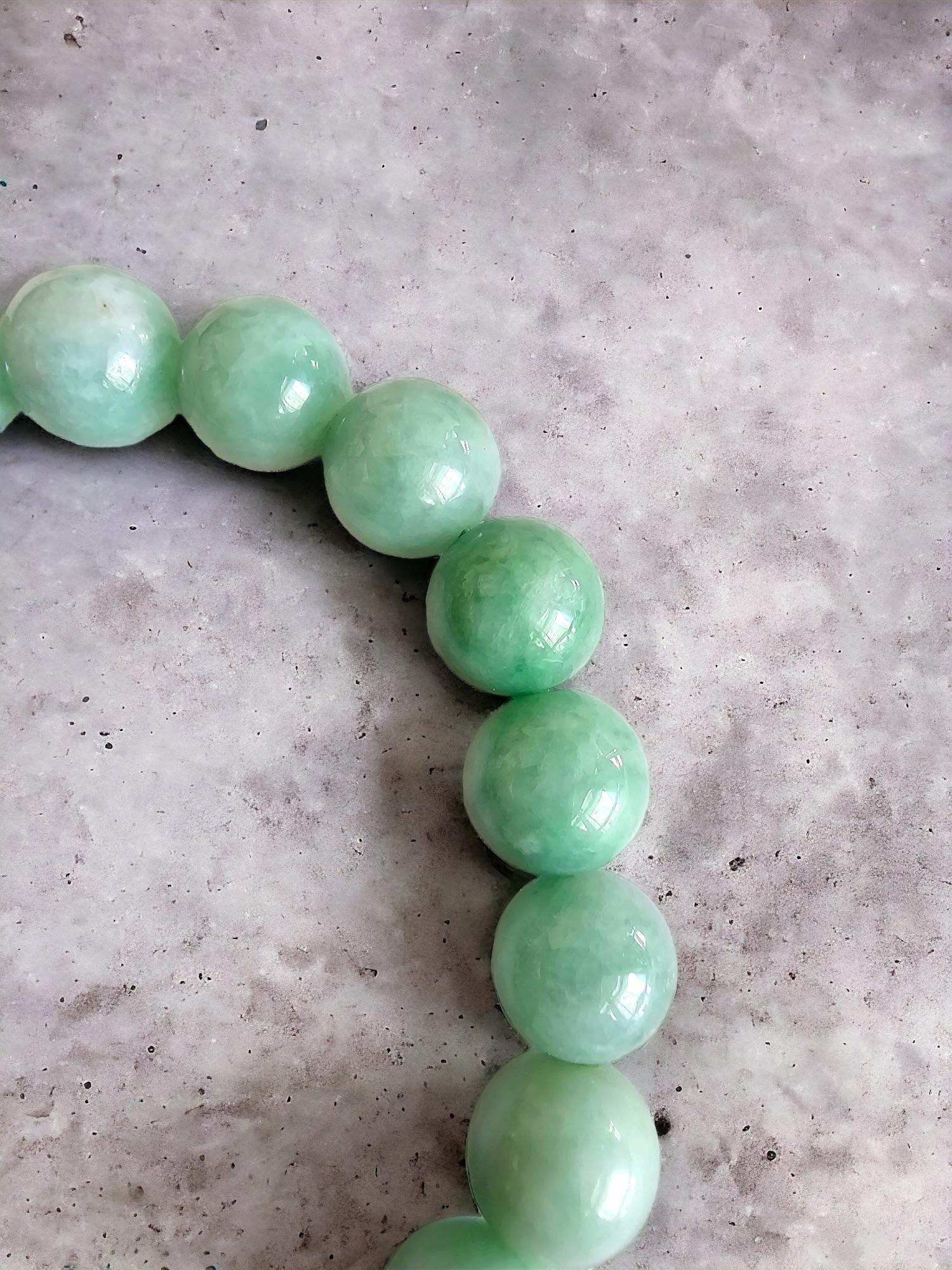 Imperial Burmese A-Jade Beaded Bracelet (MADE IN JAPAN) 10.5mm Each x 19 beads In New Condition For Sale In Kowloon, HK