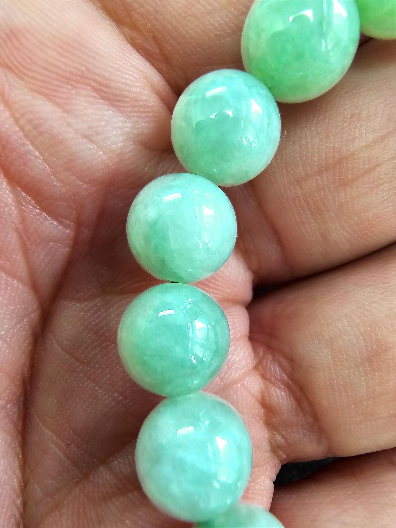Imperial Burmese A-Jade Beaded Bracelet (MADE IN JAPAN) 10.5mm Each x 19 beads For Sale 3