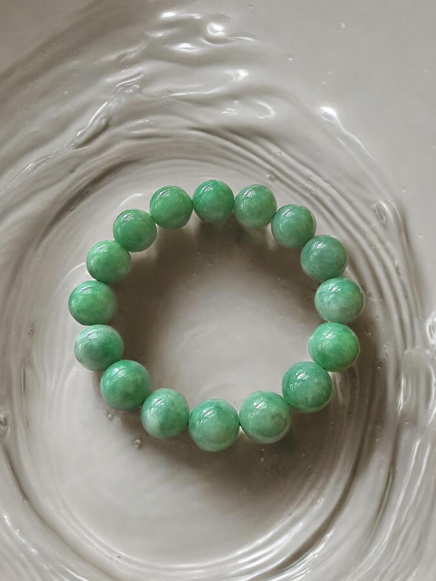 Imperial Burmese A-Jade Beaded Bracelet (MADE IN JAPAN) 12mm Each x 16 beads For Sale 1