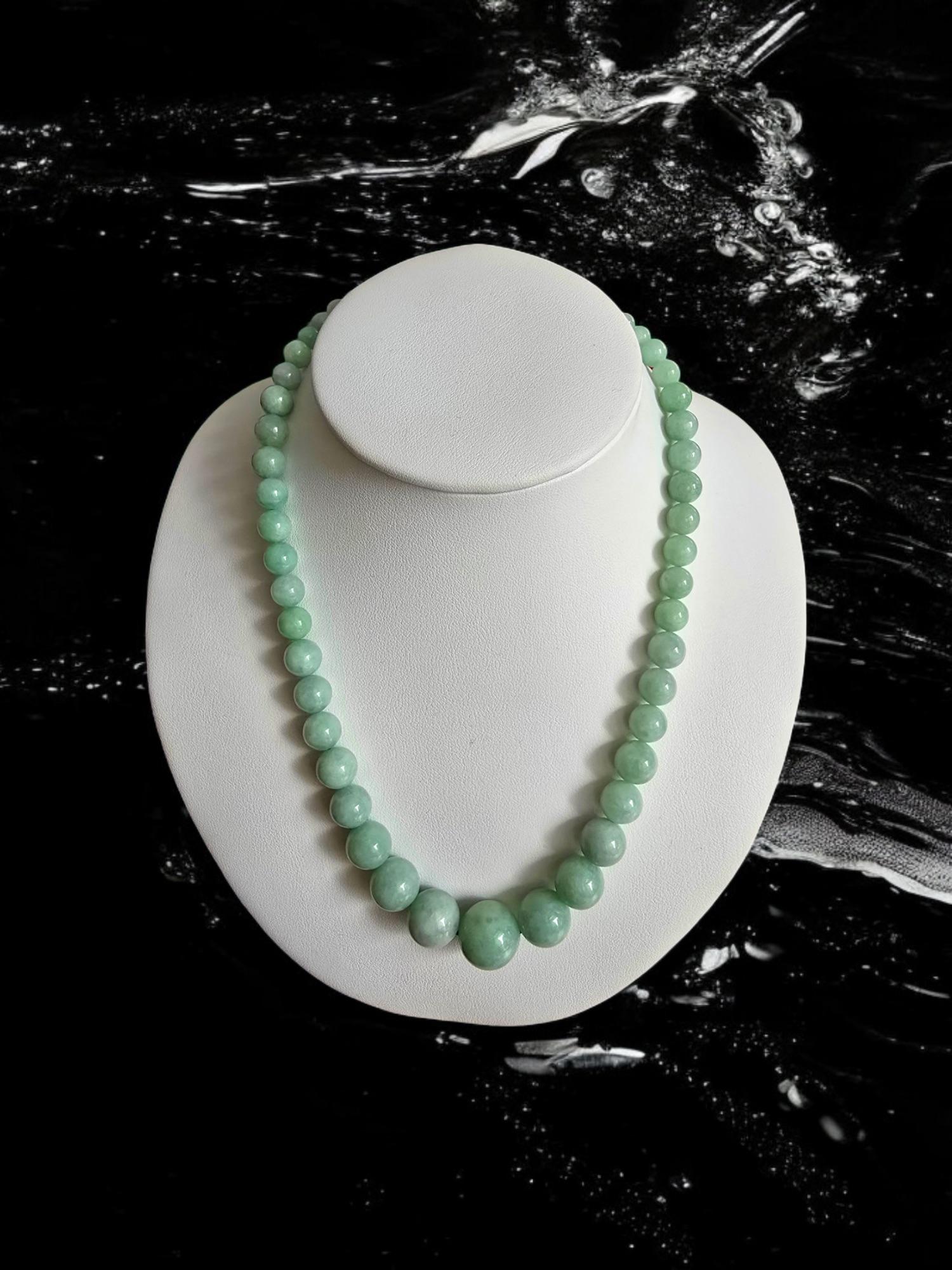 Imperial Burmese A-Jade Beaded Necklace 18 inches (6-15mm Beads) 14K Yellow Gold In New Condition For Sale In Kowloon, HK