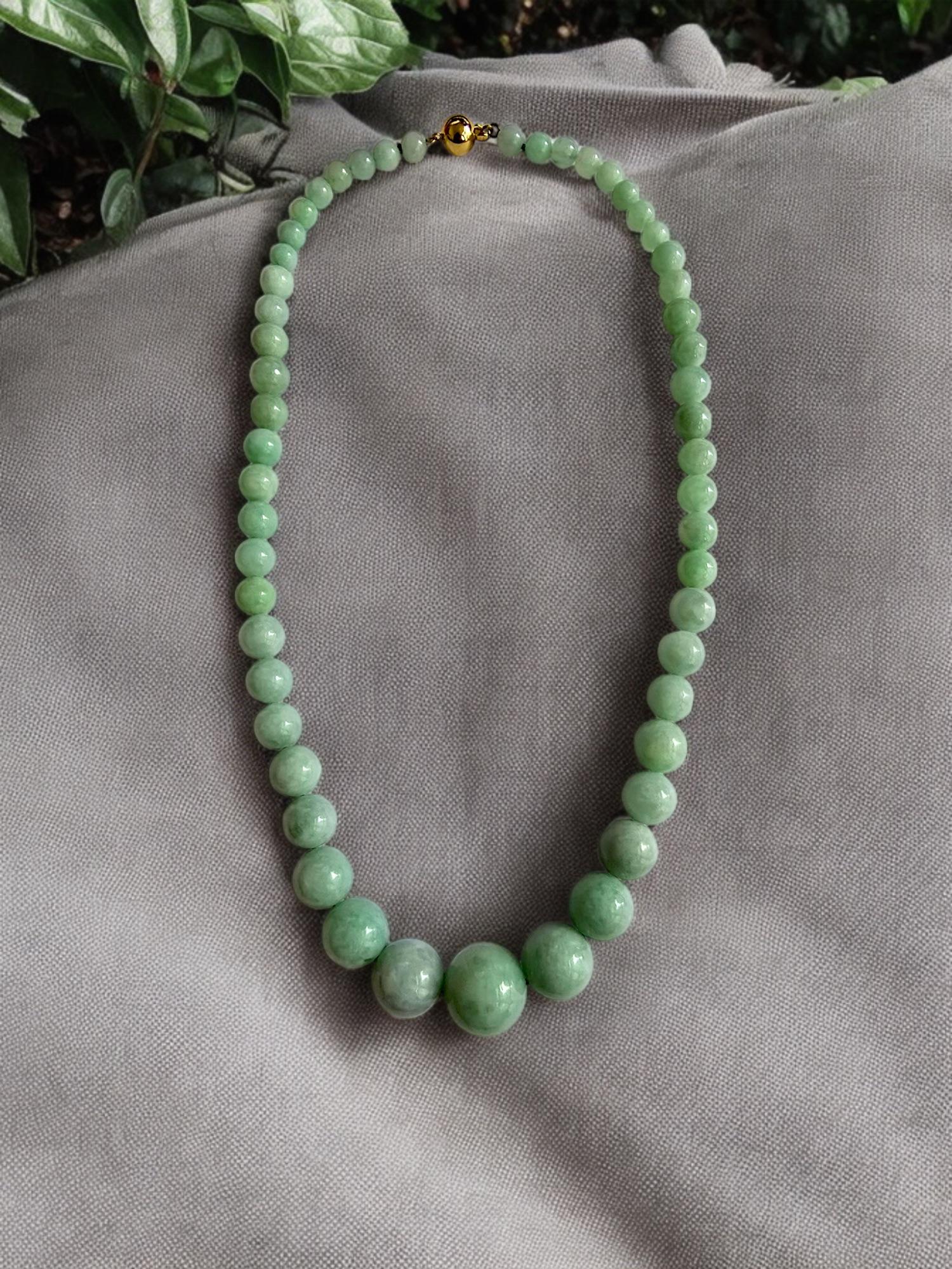 Women's or Men's Imperial Burmese A-Jade Beaded Necklace 18 inches (6-15mm Beads) 14K Yellow Gold For Sale