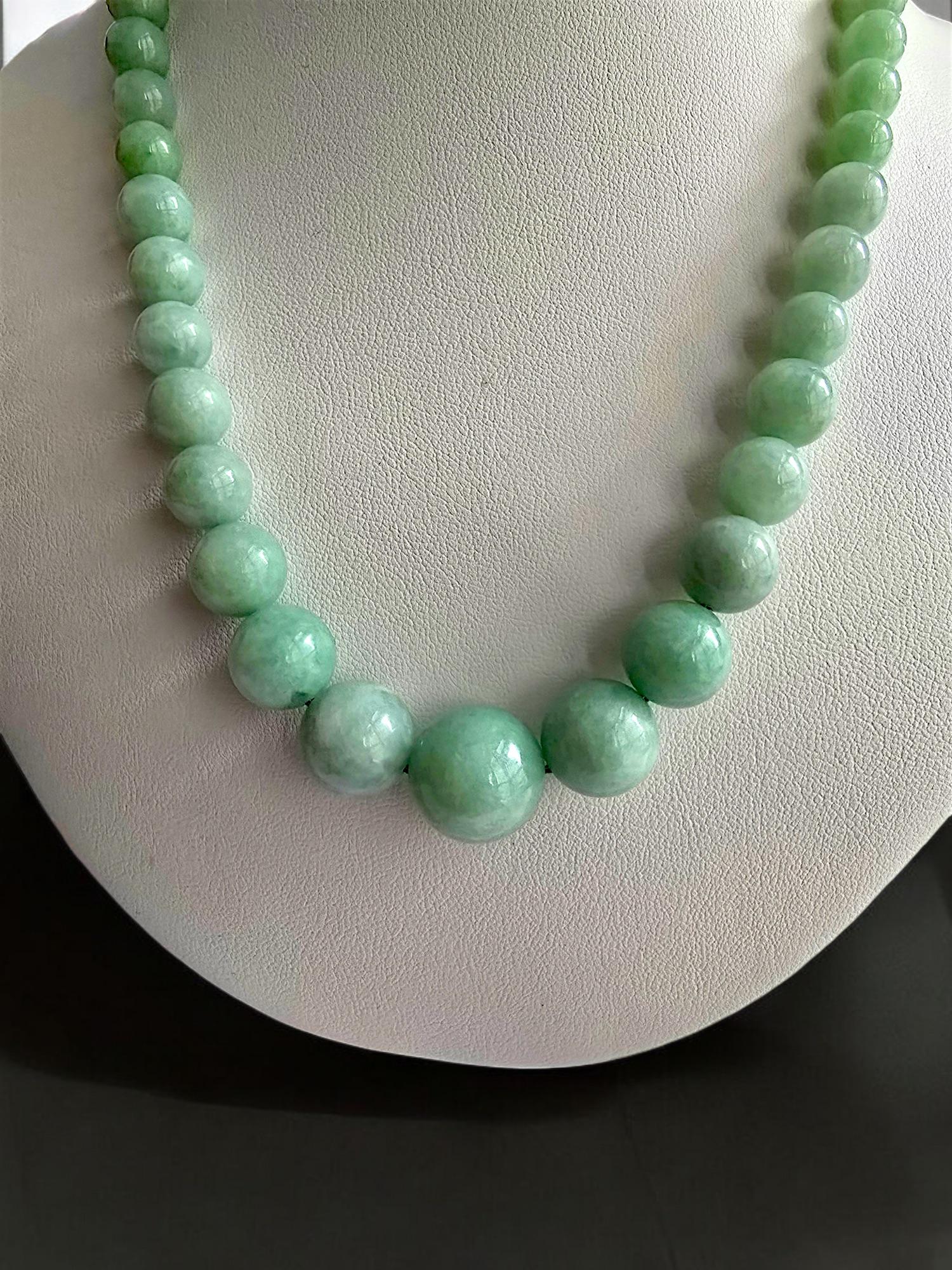 Imperial Burmese A-Jade Beaded Necklace 18 inches (6-15mm Beads) 14K Yellow Gold For Sale 1