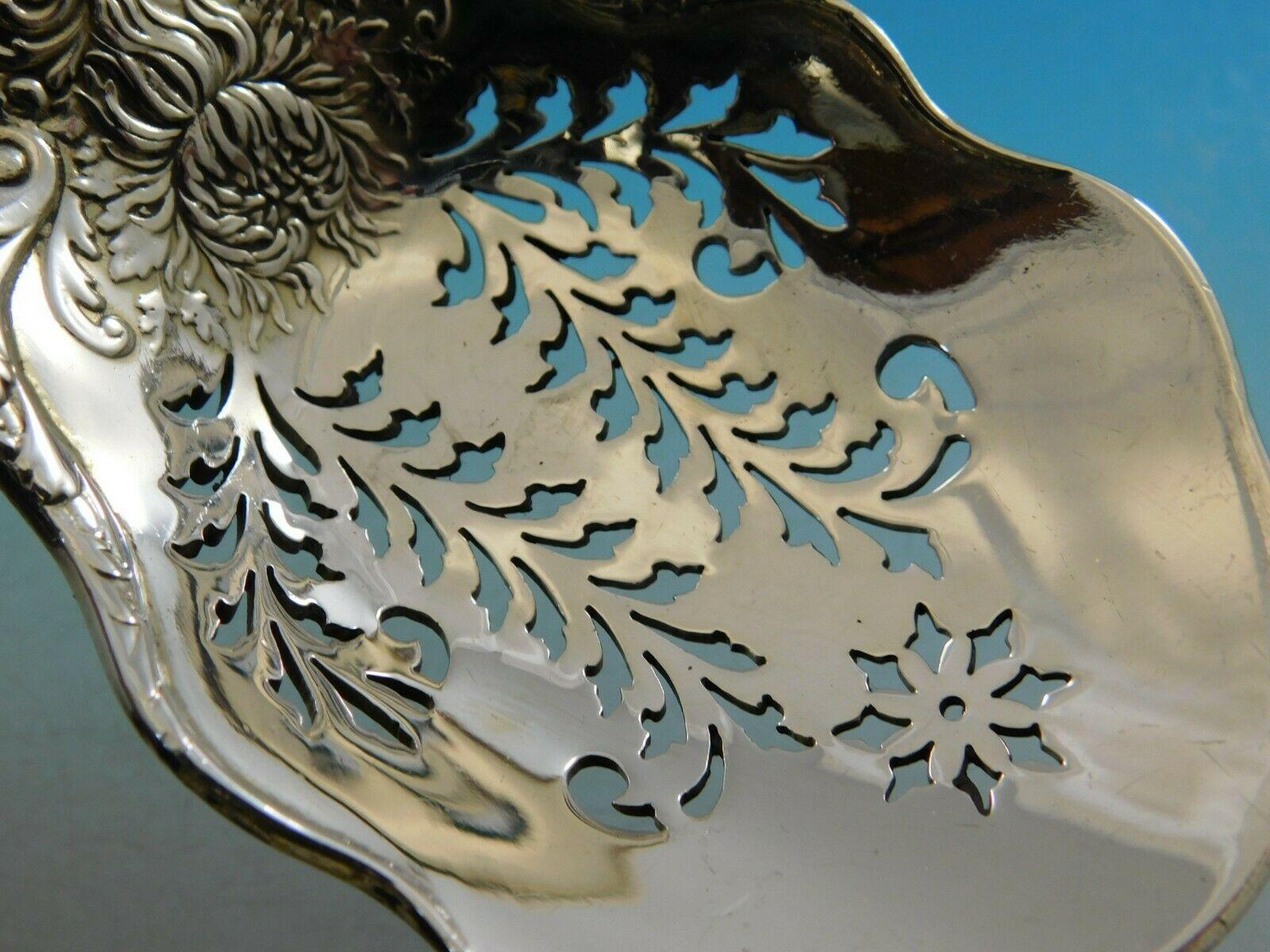 Imperial Chrysanthemum by Gorham Sterling Silver Ice Spoon Pierced Server In Excellent Condition In Big Bend, WI