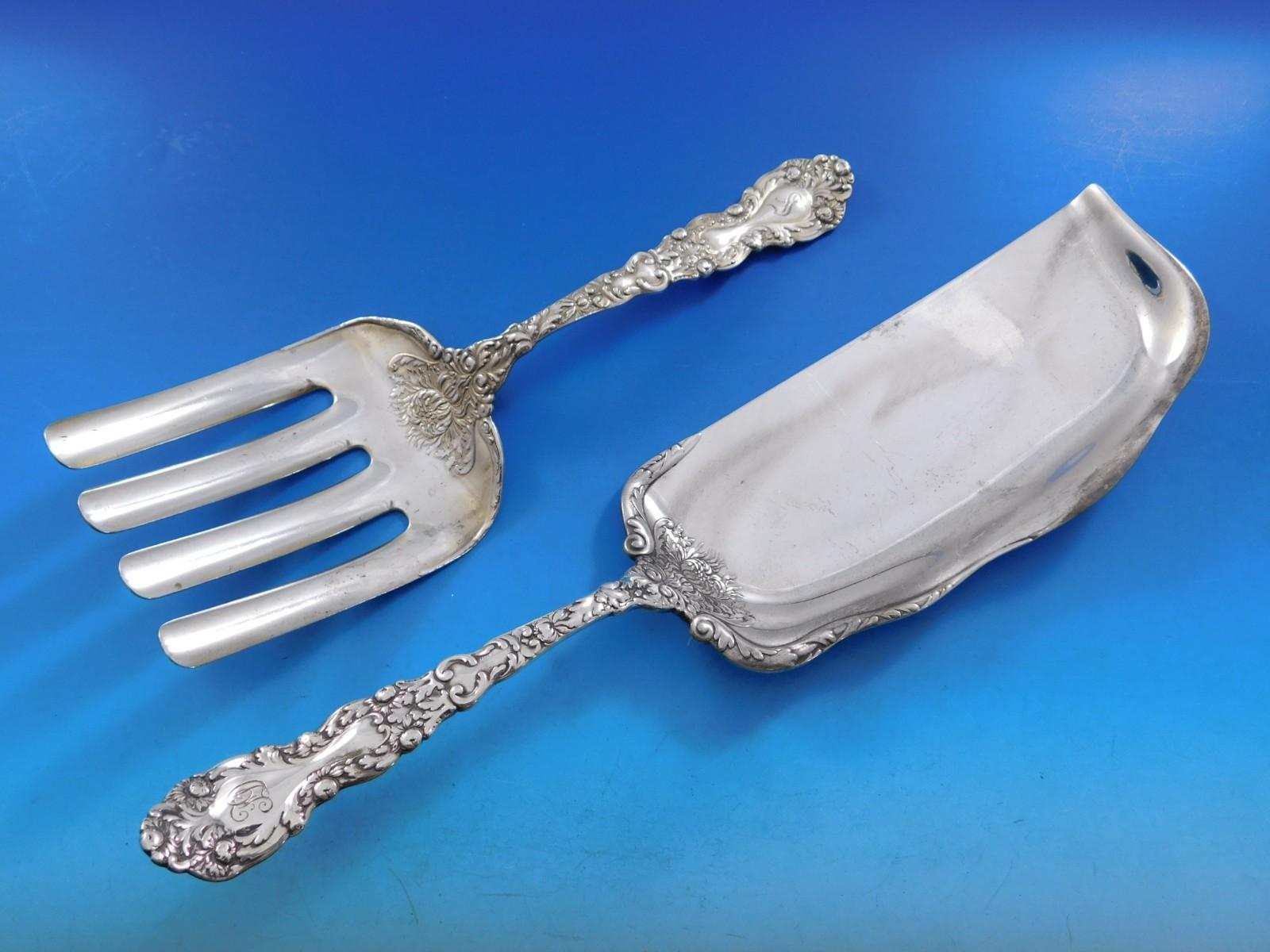 Splendido set di posate in argento sterling Imperial Chrysanthemum by Gorham per cena e pranzo, 168 pezzi. Questo set comprende:

8 coltelli per la cena con lame smussate argentate, 9,5/8